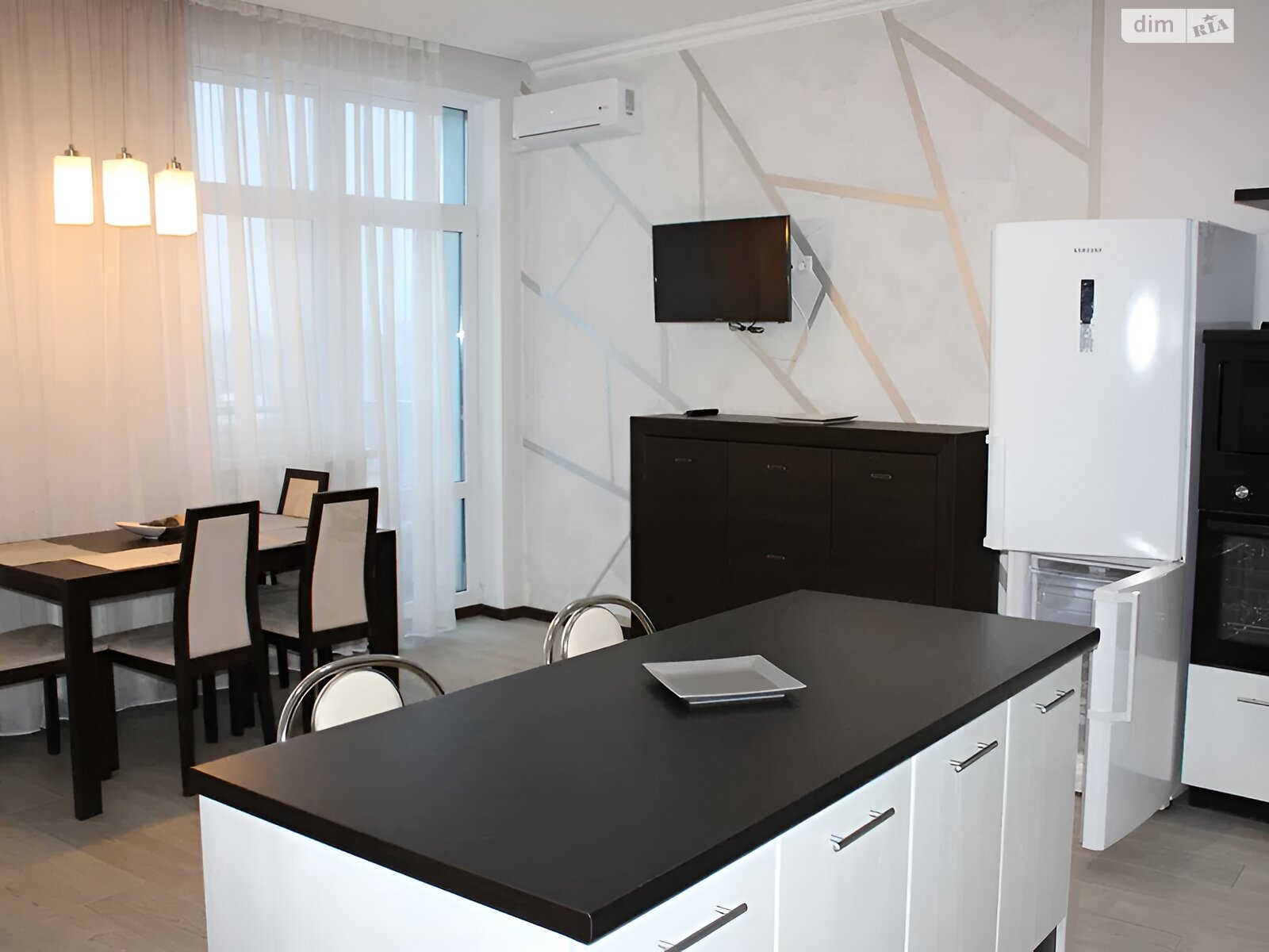 Продажа трехкомнатной квартиры в Киеве, на ул. Юрия Ильенко 18Б, район Лукьяновка фото 1