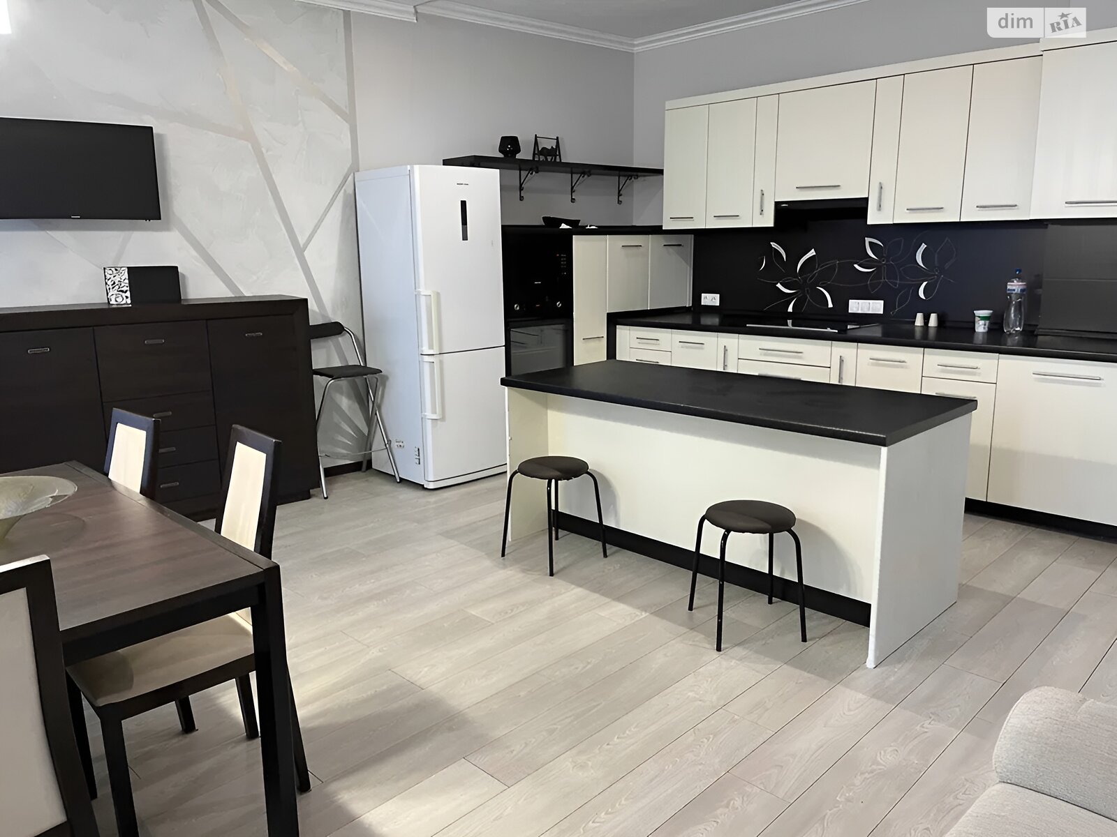 Продажа трехкомнатной квартиры в Киеве, на ул. Юрия Ильенко 18Б, район Лукьяновка фото 1