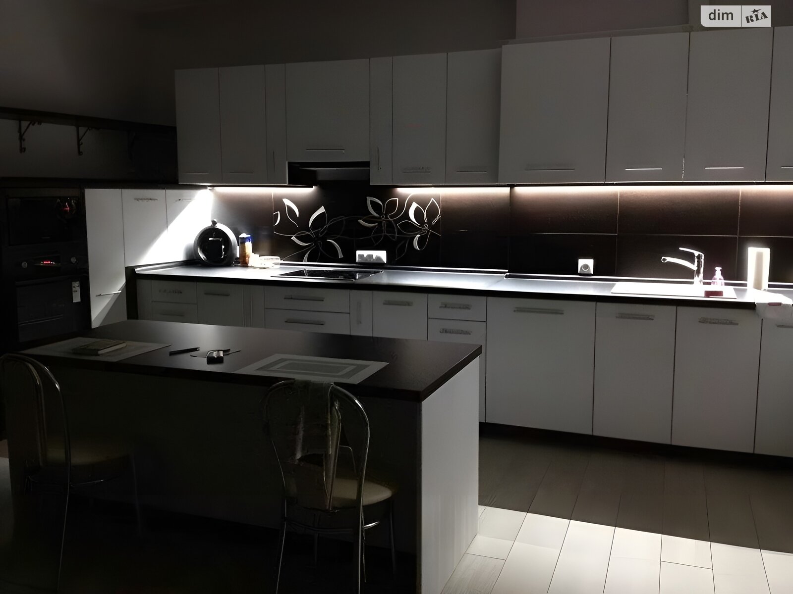 Продажа трехкомнатной квартиры в Киеве, на ул. Юрия Ильенко 18Б, район Лукьяновка фото 1