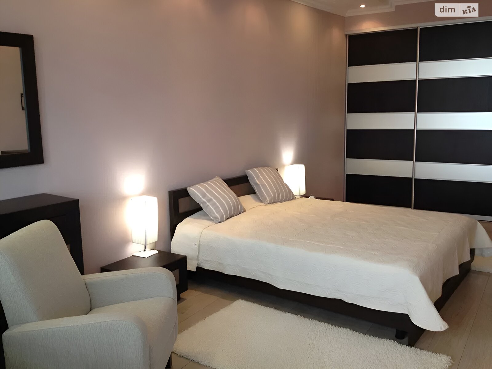 Продажа трехкомнатной квартиры в Киеве, на ул. Юрия Ильенко 18Б, район Лукьяновка фото 1