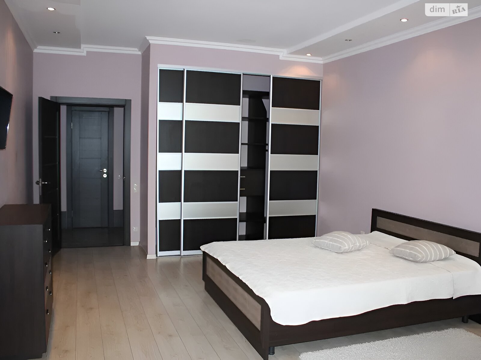 Продажа трехкомнатной квартиры в Киеве, на ул. Юрия Ильенко 18Б, район Лукьяновка фото 1