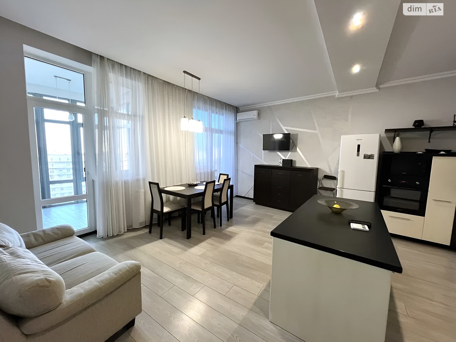 Продажа трехкомнатной квартиры в Киеве, на ул. Юрия Ильенко 18Б, район Лукьяновка фото 1