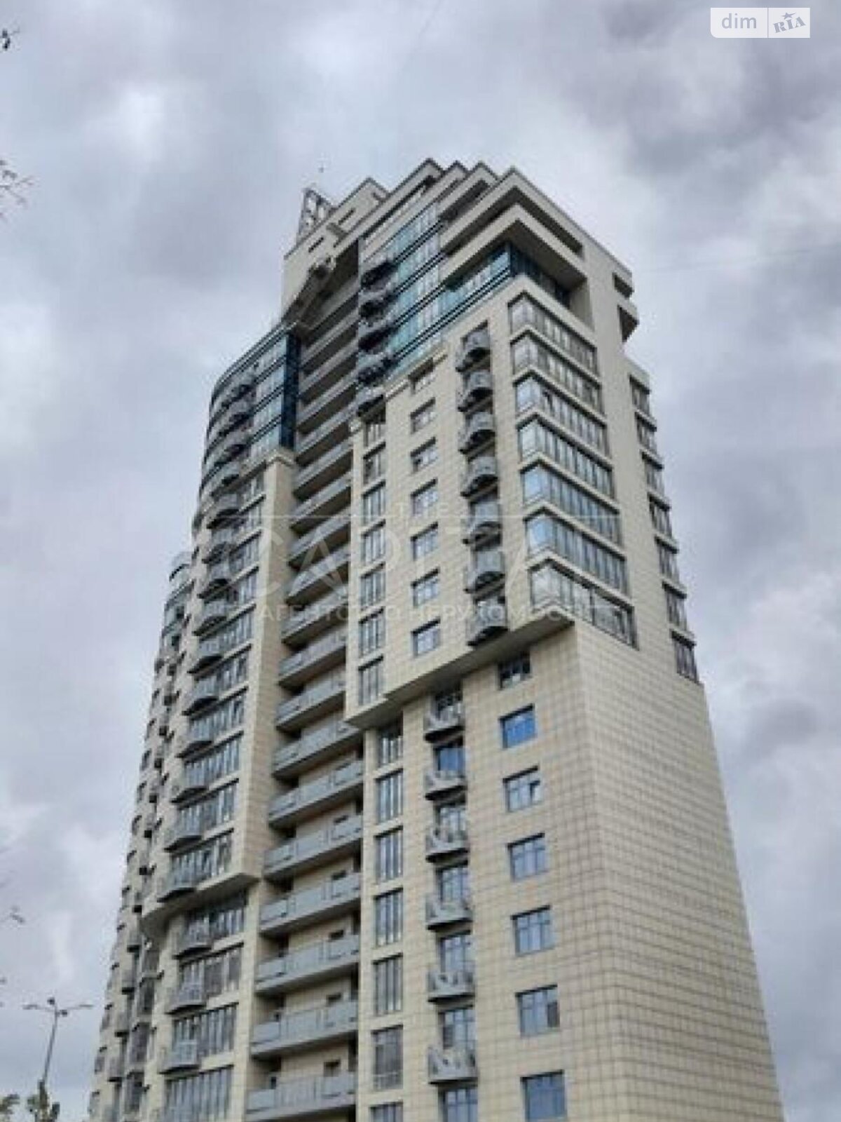 Продаж трикімнатної квартири в Києві, на вул. Юрія Іллєнка 18Б, район Лук'янівка фото 1 Продаж трикімнатної квартири в Києві, на вул. Юрія Іллєнка 18Б, район Лук'янівка фото 1