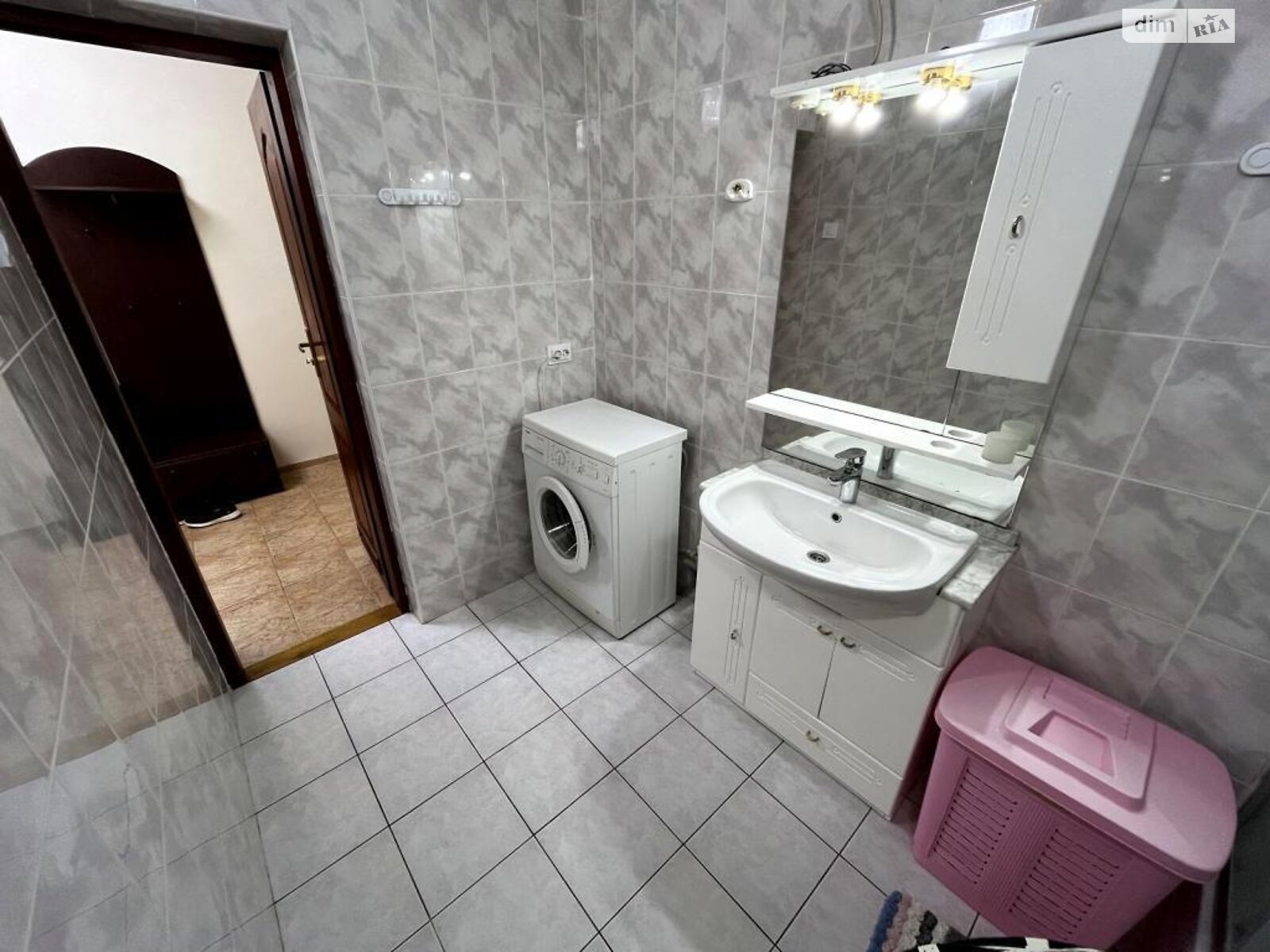 Продажа трехкомнатной квартиры в Киеве, на ул. Юрия Ильенко 18А, район Лукьяновка фото 1