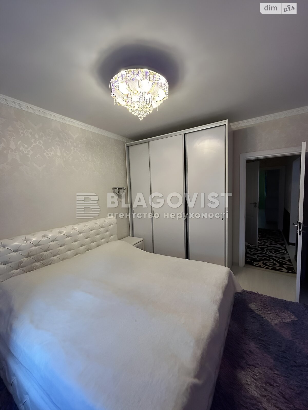 Продаж трикімнатної квартири в Києві, на вул. Михайла Максимовича 7, фото 1 Продаж трикімнатної квартири в Києві, на вул. Михайла Максимовича 7, фото 1