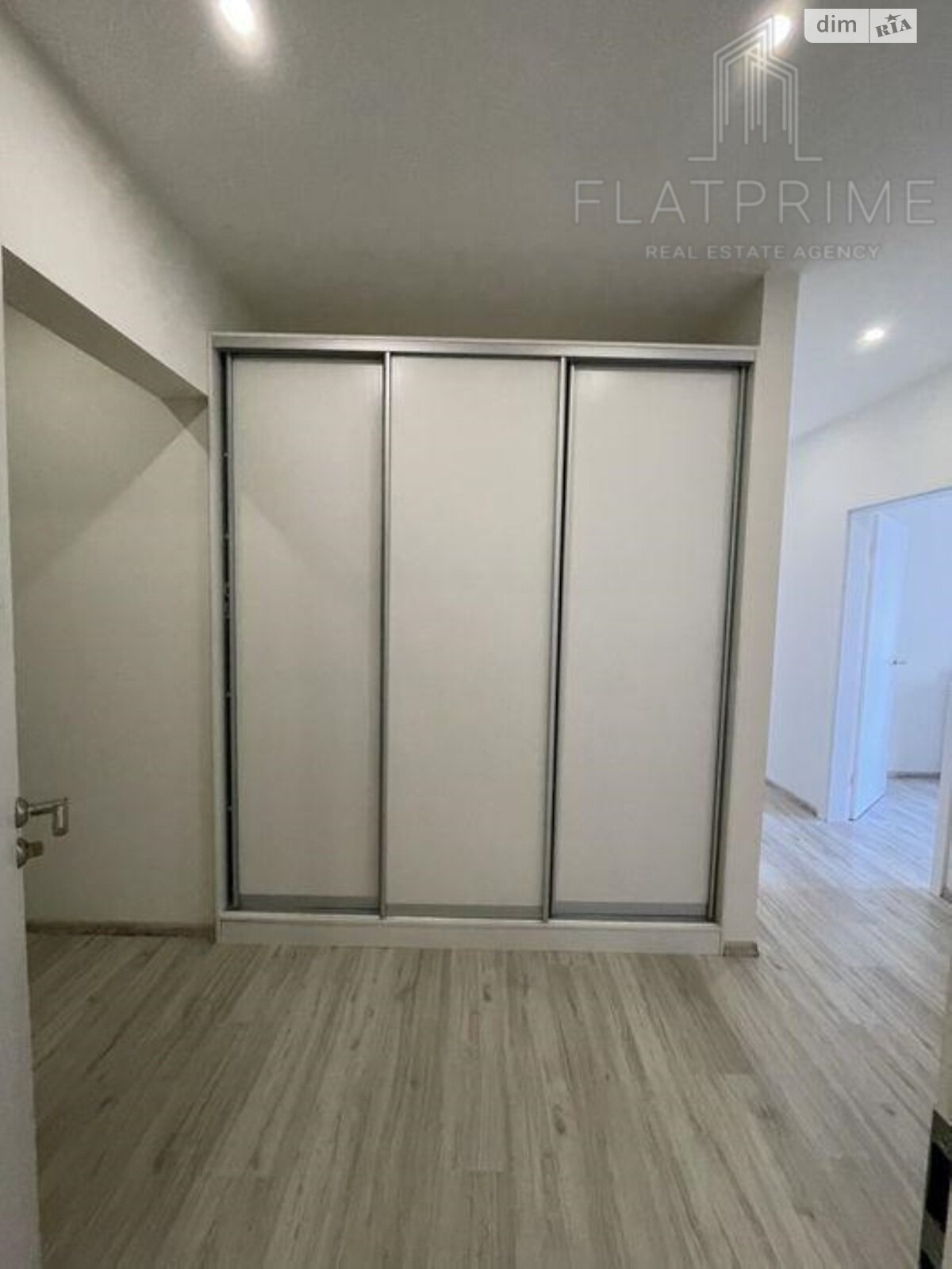 Продаж двокімнатної квартири в Києві, на вул. Михайла Максимовича 28Б, фото 1 Продаж двокімнатної квартири в Києві, на вул. Михайла Максимовича 28Б, фото 1