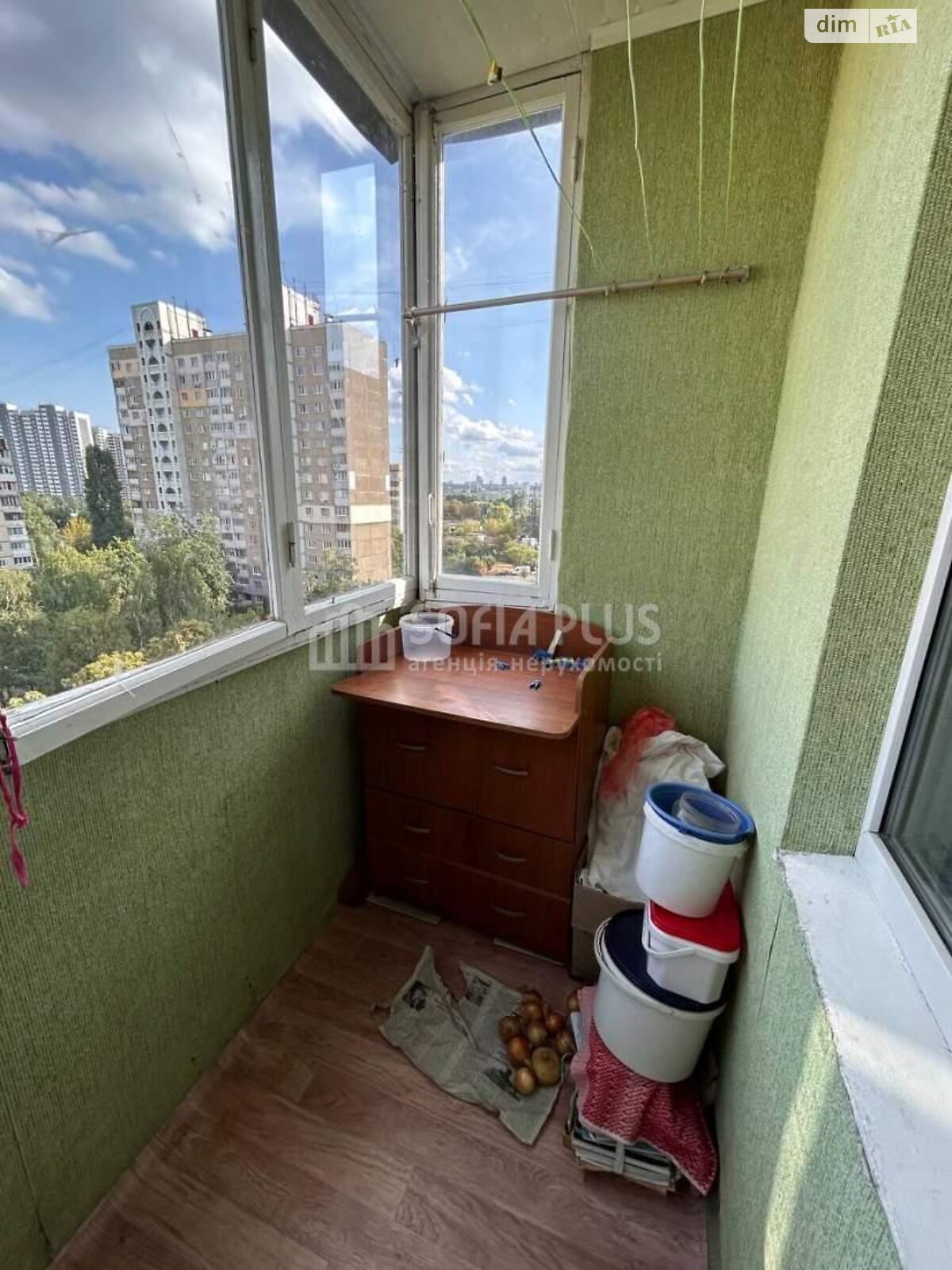 Продаж трикімнатної квартири в Києві, на вул. Бережанська, район Мінський Масив фото 1