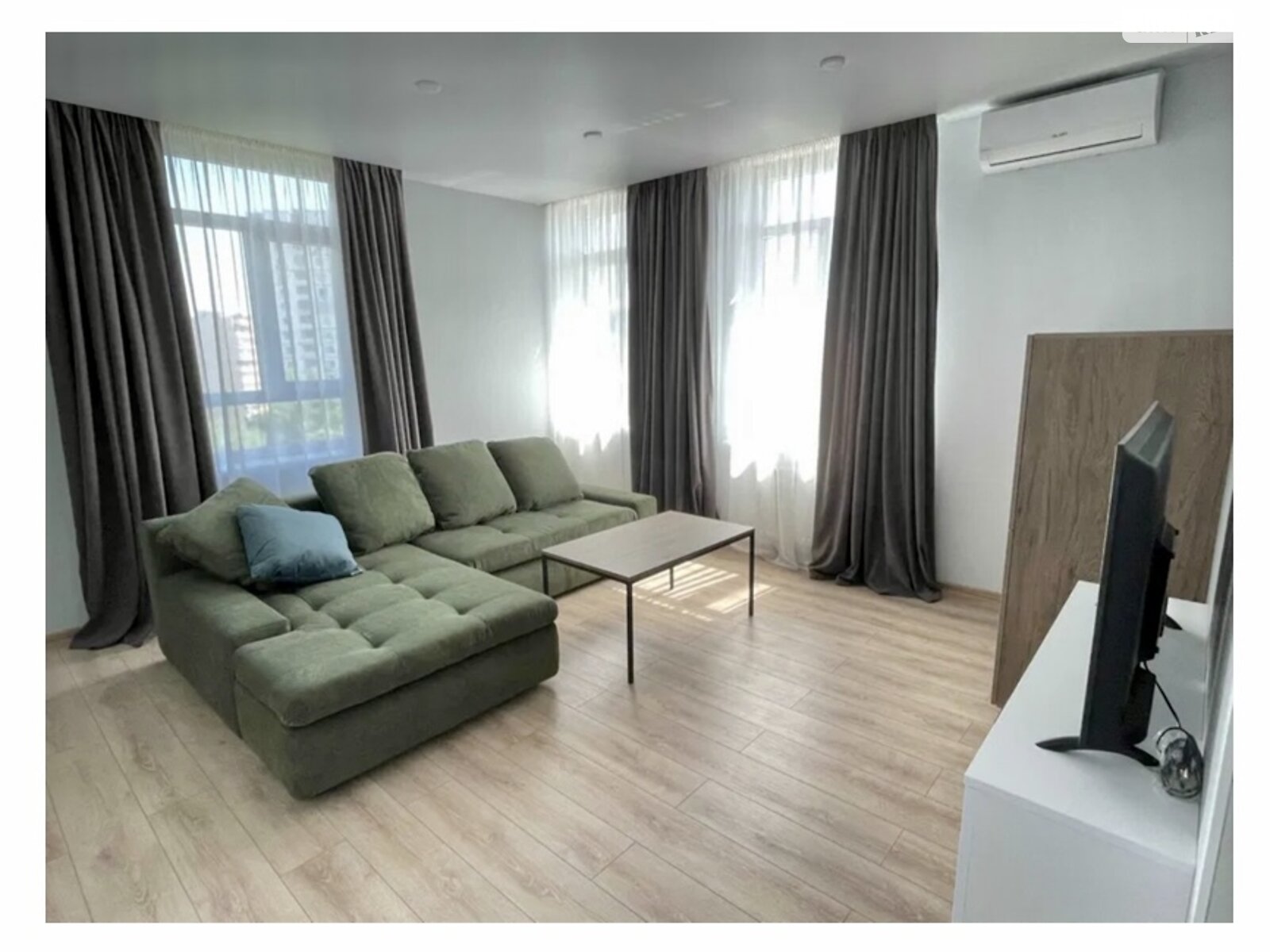 Продажа двухкомнатной квартиры в Киеве, на ул. Николая Гулака 4, район Минский Массив фото 1