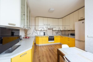 Продаж трикімнатної квартири в Києві, на вул. Петра Калнишевського 7, район Мінський Масив фото 2