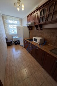 Продаж однокімнатної квартири в Києві, на вул. Петра Калнишевського 7, район Мінський Масив фото 2