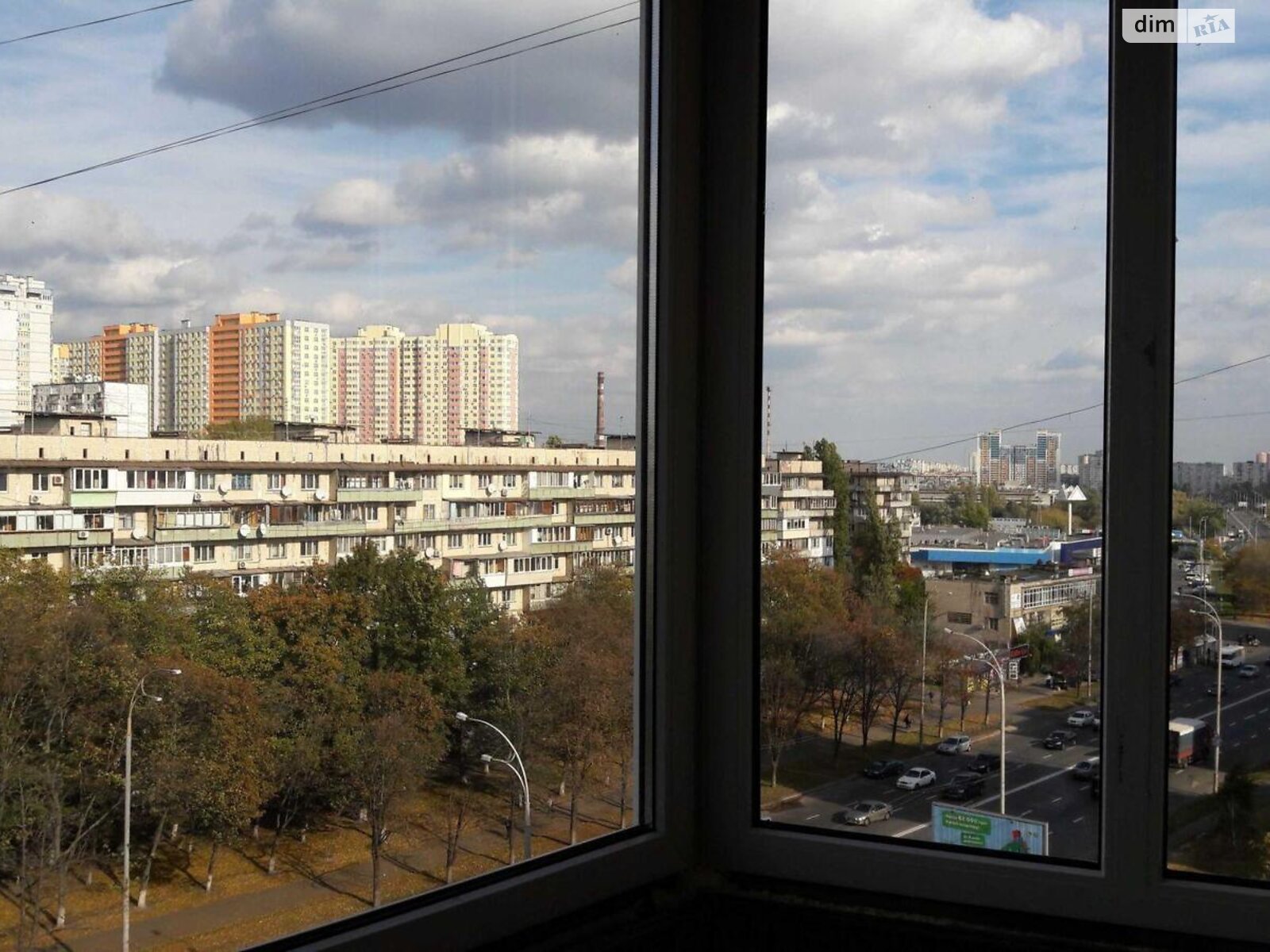 Продаж трикімнатної квартири в Києві, на вул. Полярна 6, район Мінський Масив фото 1
