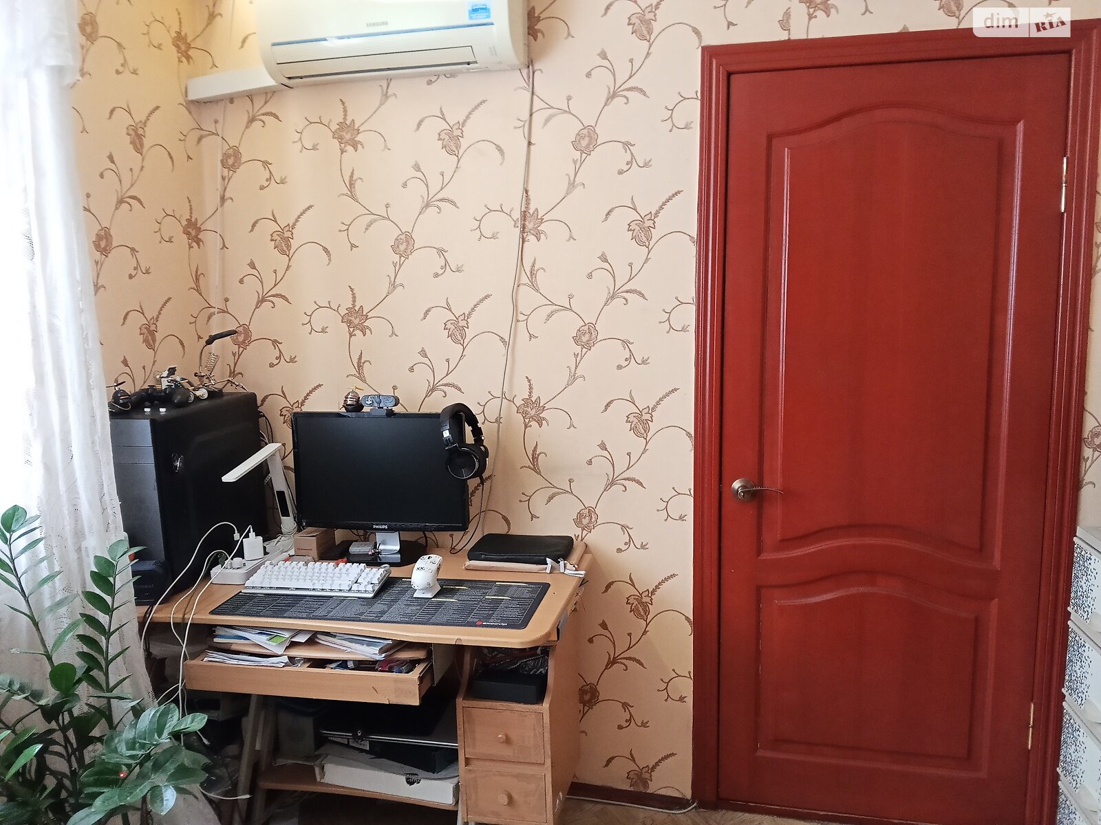 Продажа трехкомнатной квартиры в Киеве, на ул. Полярная 8Е, район Минский Массив фото 1 Продажа трехкомнатной квартиры в Киеве, на ул. Полярная 8Е, район Минский Массив фото 1