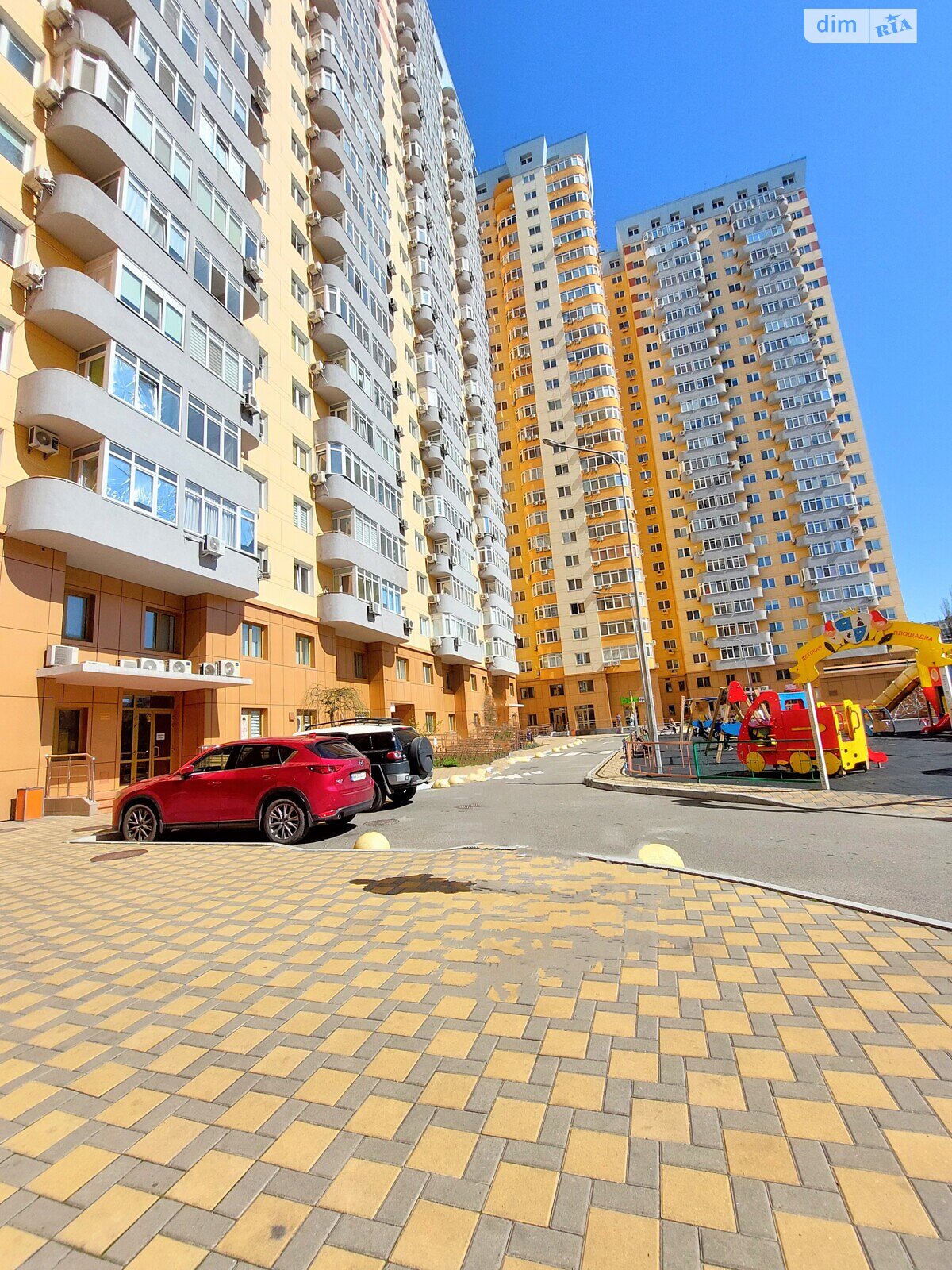 Продажа трехкомнатной квартиры в Киеве, на ул. Юрия Кондратюка 5, район Минский Массив фото 1 Продажа трехкомнатной квартиры в Киеве, на ул. Юрия Кондратюка 5, район Минский Массив фото 1