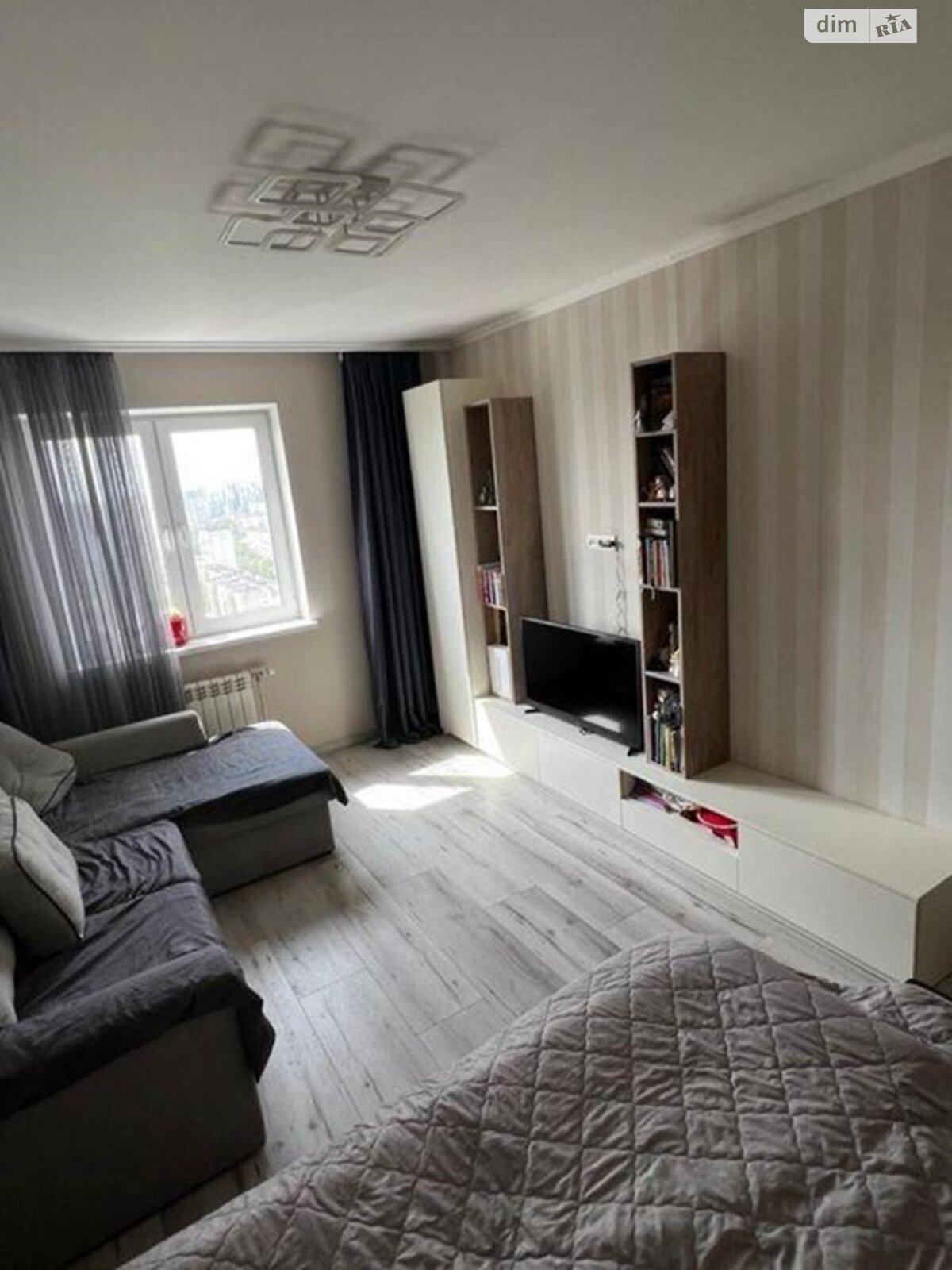 Продаж однокімнатної квартири в Києві, на вул. Юрія Кондратюка 7, район Мінський Масив фото 1