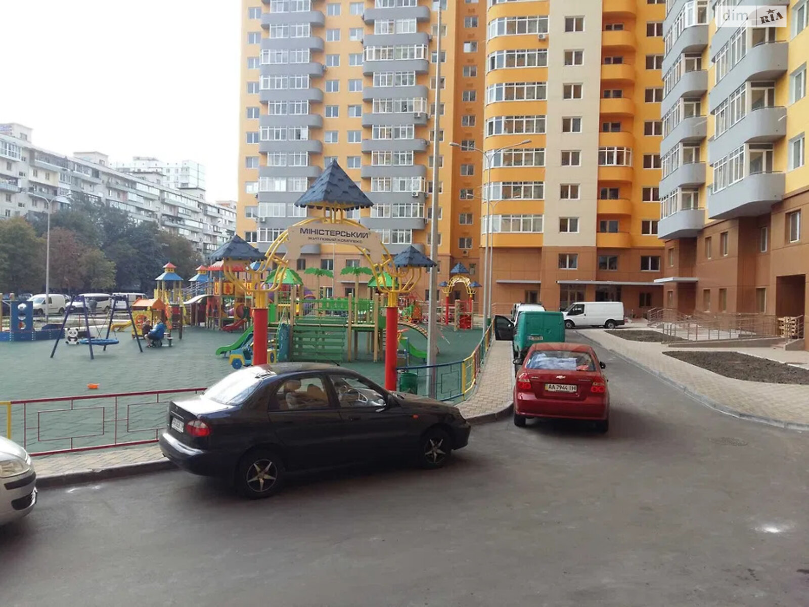 Продажа двухкомнатной квартиры в Киеве, на ул. Юрия Кондратюка 3, район Минский Массив фото 1