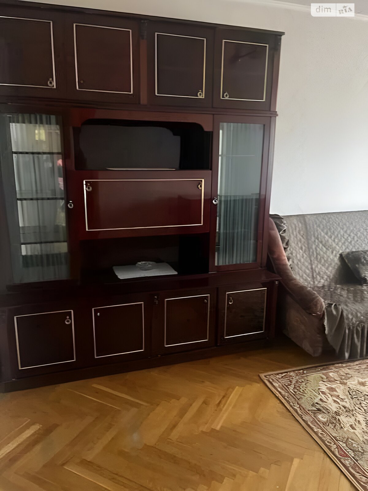 Продаж трикімнатної квартири в Києві, на пров. Квітневий 7, район Мостицький Масив фото 1 Продаж трикімнатної квартири в Києві, на пров. Квітневий 7, район Мостицький Масив фото 1