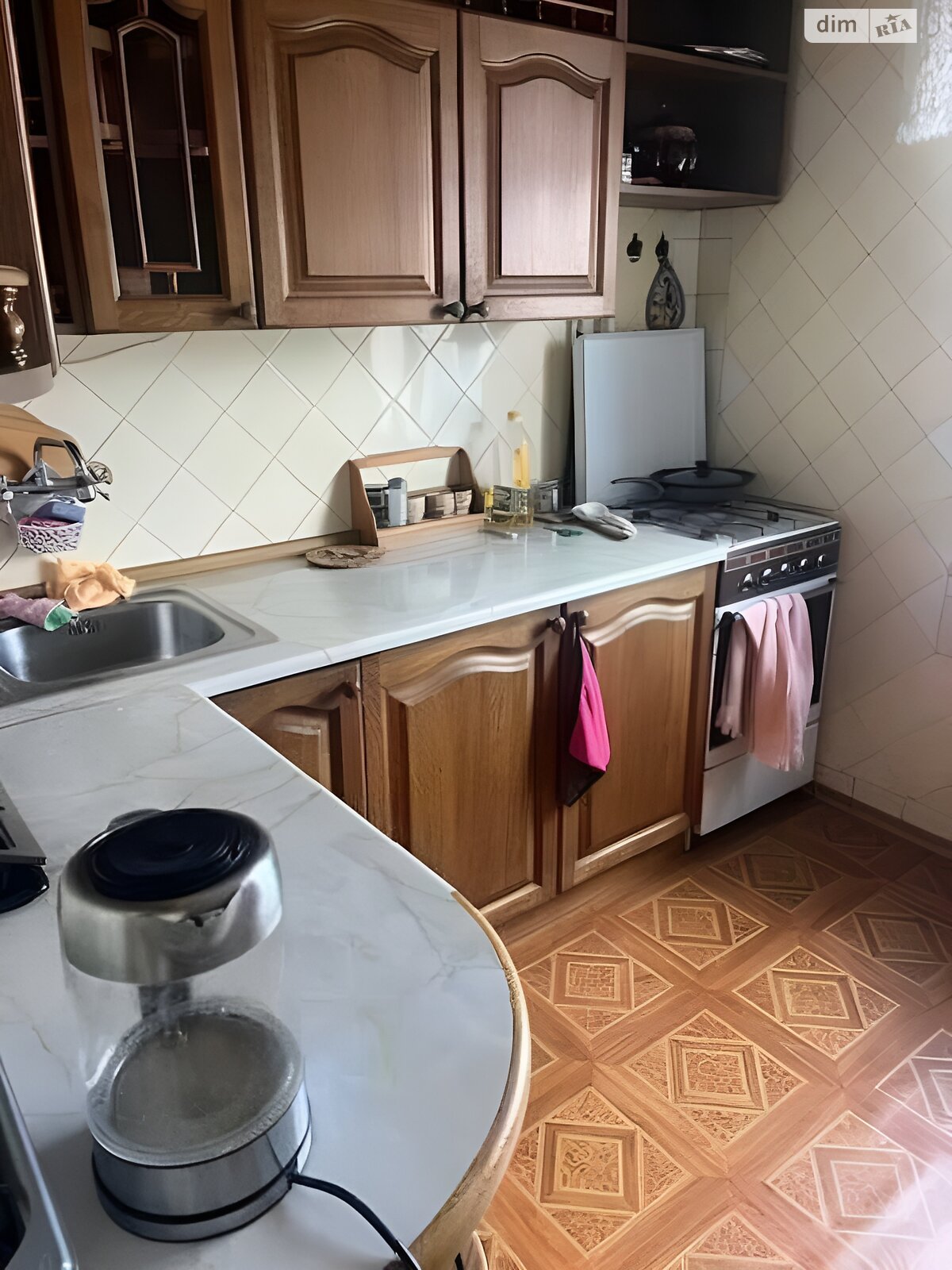 Продаж трикімнатної квартири в Києві, на пров. Квітневий 7, район Мостицький Масив фото 1 Продаж трикімнатної квартири в Києві, на пров. Квітневий 7, район Мостицький Масив фото 1