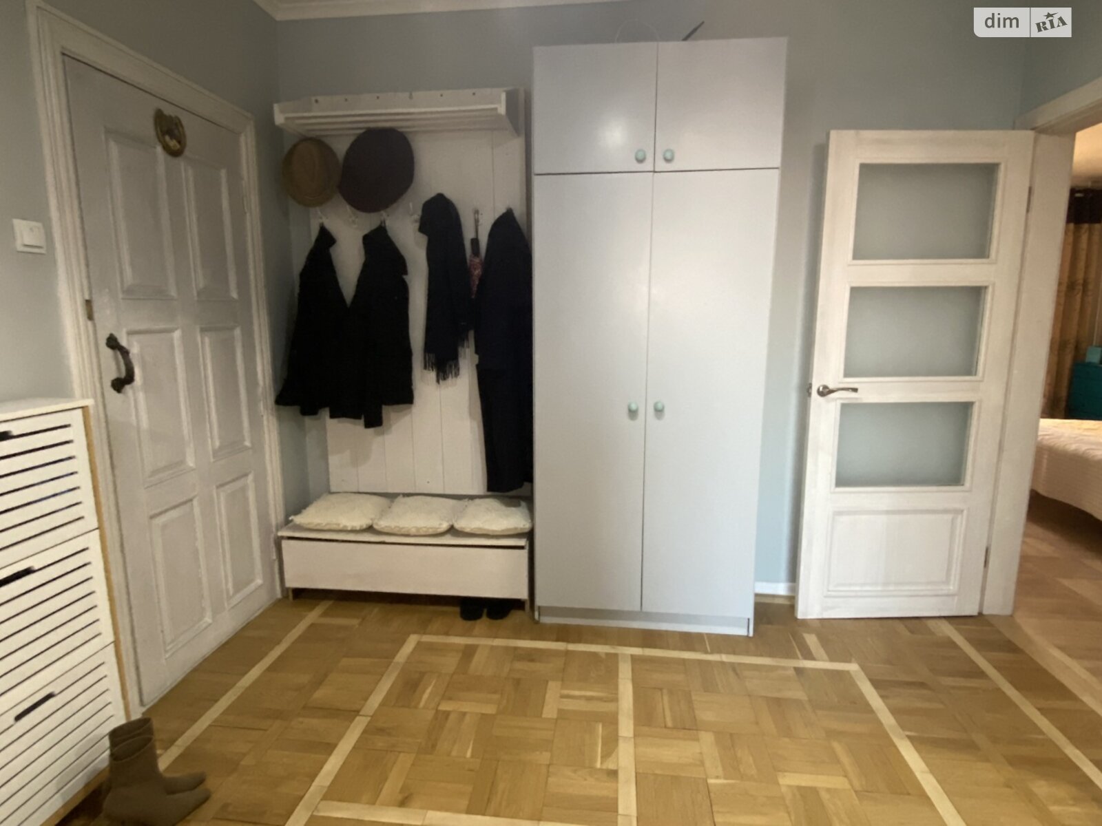 Продажа трехкомнатной квартиры в Киеве, на просп. Европейского Союза 17Б, район Мостицкий Массив фото 1 Продажа трехкомнатной квартиры в Киеве, на просп. Европейского Союза 17Б, район Мостицкий Массив фото 1