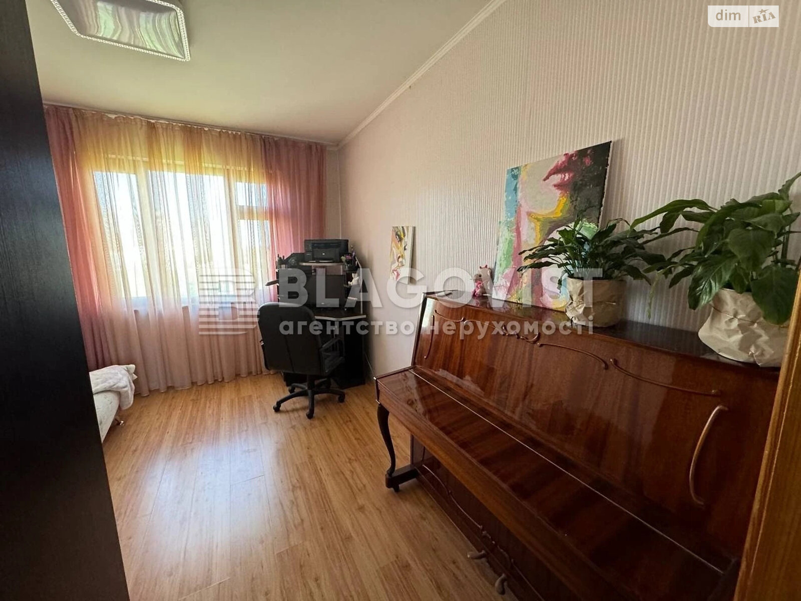 Продажа трехкомнатной квартиры в Киеве, на просп. Европейского Союза 17А, район Мостицкий Массив фото 1 Продажа трехкомнатной квартиры в Киеве, на просп. Европейского Союза 17А, район Мостицкий Массив фото 1