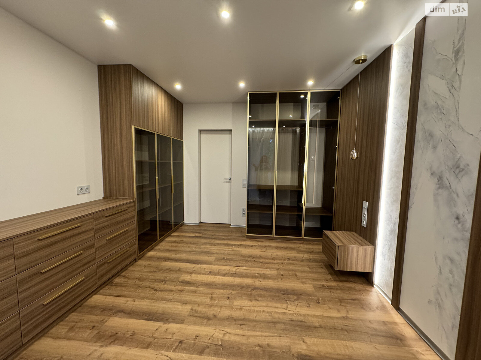 Продаж трикімнатної квартири в Києві, на вул. Мостицька 26, район Виноградар фото 1 Продаж трикімнатної квартири в Києві, на вул. Мостицька 26, район Виноградар фото 1