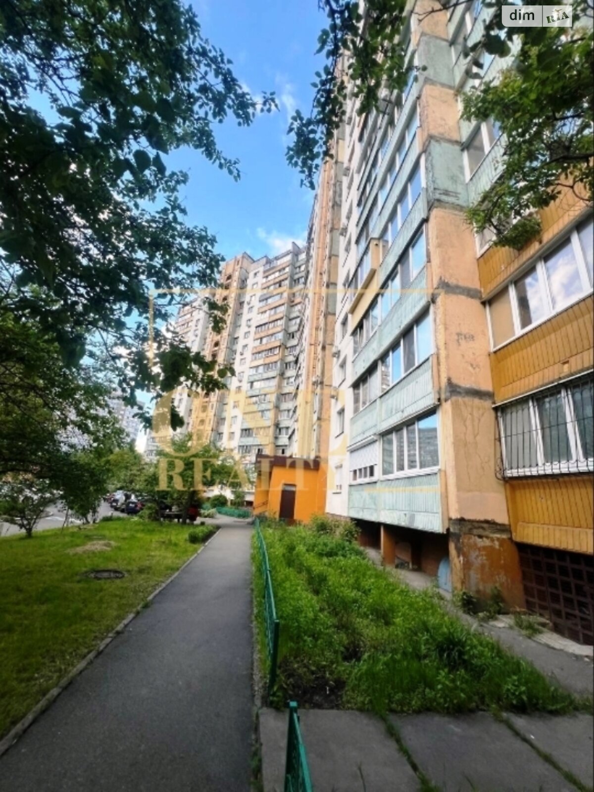 Продажа трехкомнатной квартиры в Киеве, на ул. Наталии Ужвий 5, район Мостицкий Массив фото 1 Продажа трехкомнатной квартиры в Киеве, на ул. Наталии Ужвий 5, район Мостицкий Массив фото 1