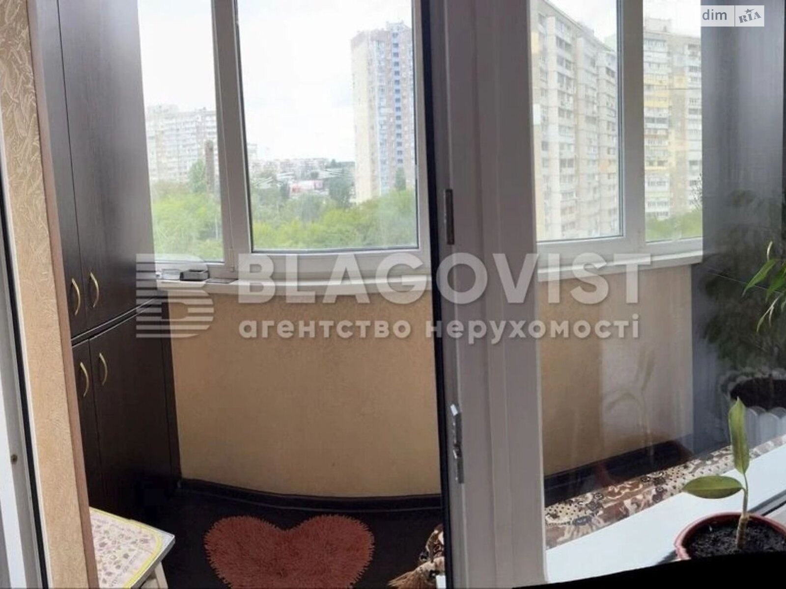 Продаж трикімнатної квартири в Києві, на вул. Наталії Ужвій 5, район Мостицький Масив фото 1 Продаж трикімнатної квартири в Києві, на вул. Наталії Ужвій 5, район Мостицький Масив фото 1