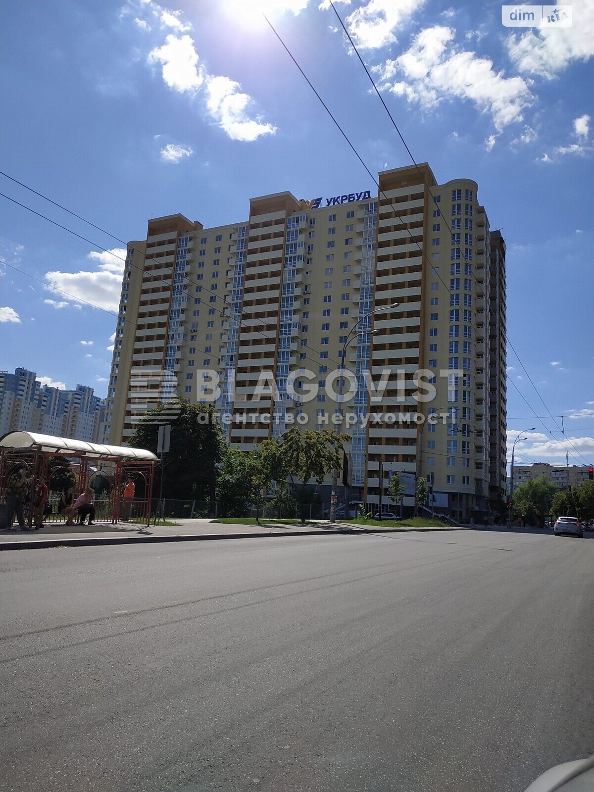 Продажа трехкомнатной квартиры в Киеве, на ул. Новомостицкая 15, район Мостицкий Массив фото 1 Продажа трехкомнатной квартиры в Киеве, на ул. Новомостицкая 15, район Мостицкий Массив фото 1