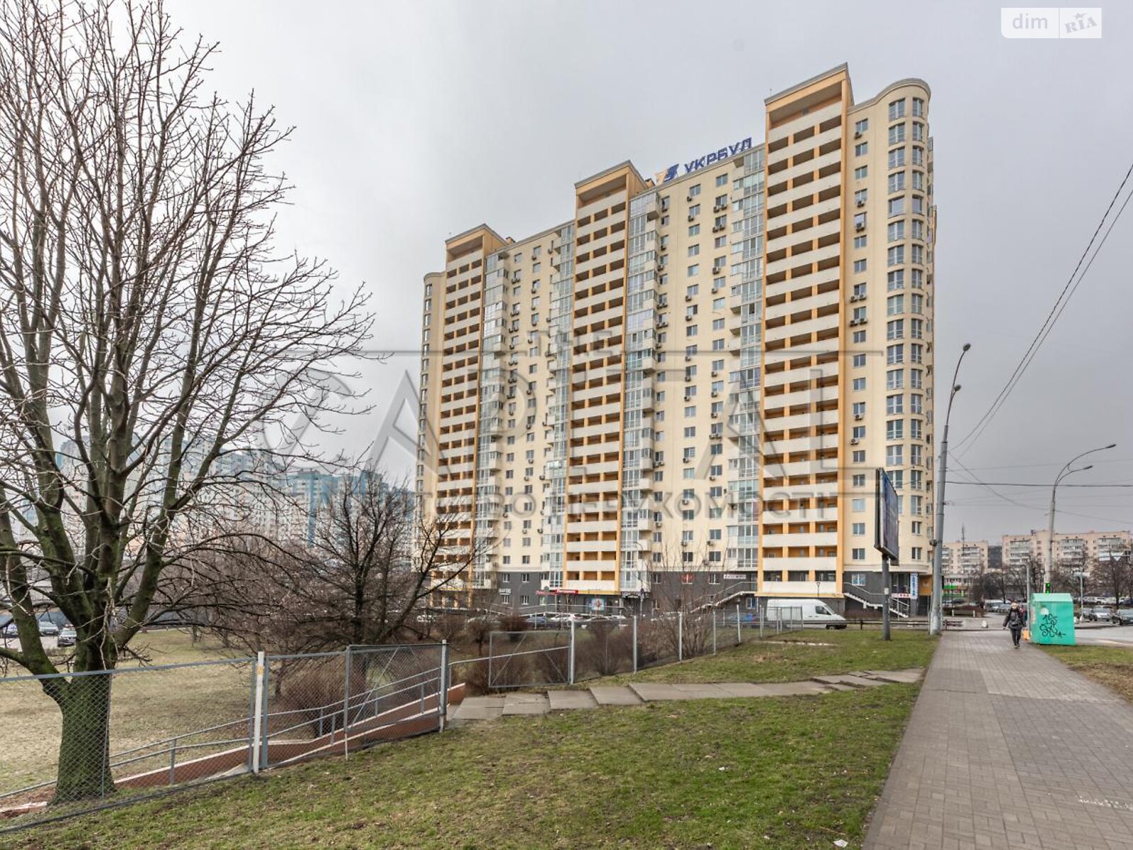 Продажа трехкомнатной квартиры в Киеве, на ул. Новомостицкая 15, район Мостицкий Массив фото 1 Продажа трехкомнатной квартиры в Киеве, на ул. Новомостицкая 15, район Мостицкий Массив фото 1