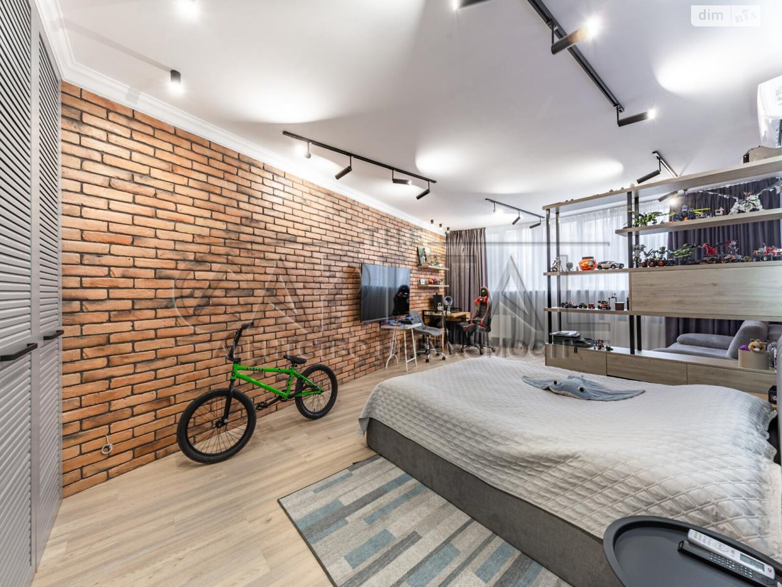 Продажа трехкомнатной квартиры в Киеве, на ул. Новомостицкая 15, район Мостицкий Массив фото 1 Продажа трехкомнатной квартиры в Киеве, на ул. Новомостицкая 15, район Мостицкий Массив фото 1