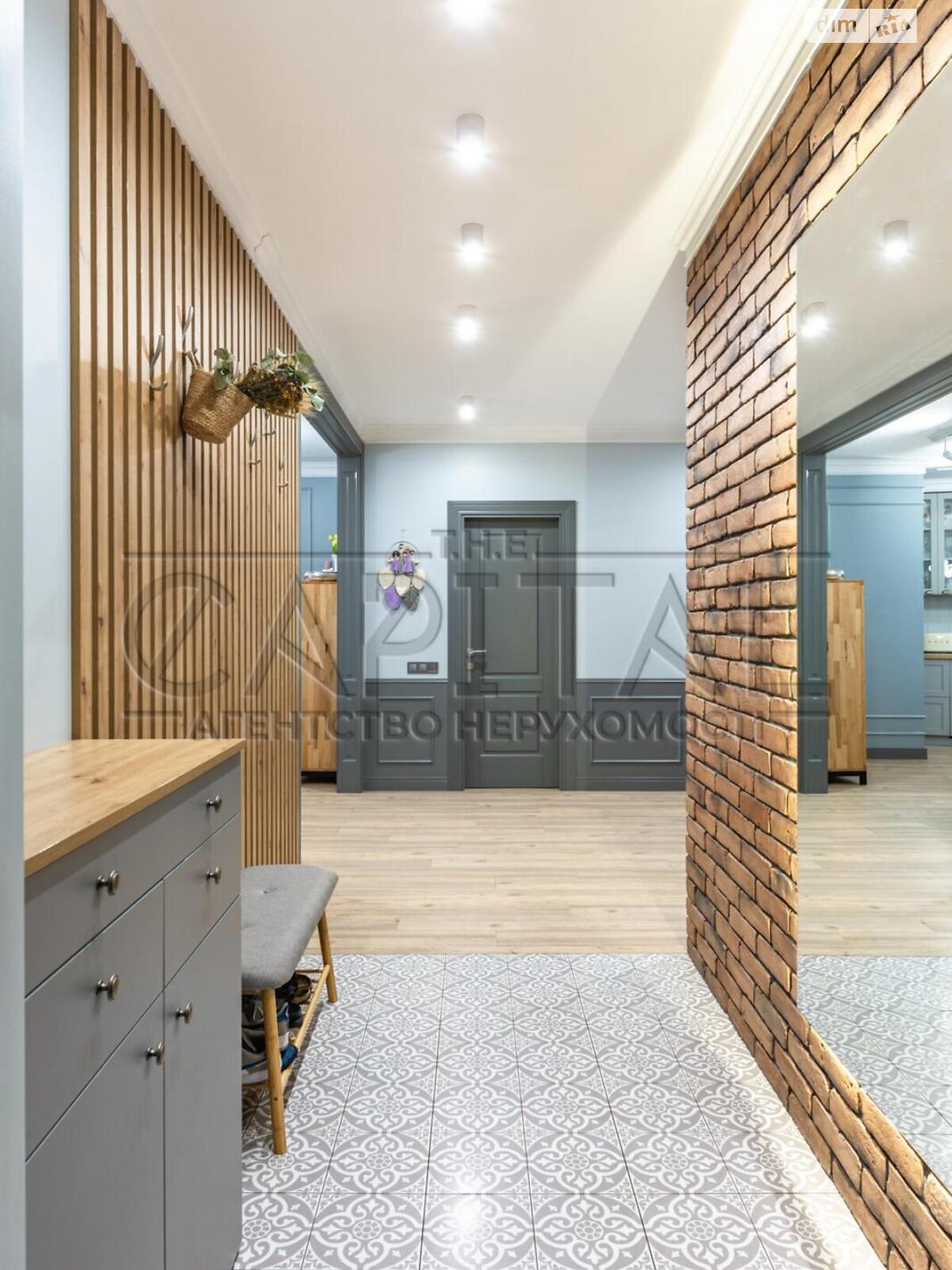 Продажа трехкомнатной квартиры в Киеве, на ул. Новомостицкая 15, район Мостицкий Массив фото 1 Продажа трехкомнатной квартиры в Киеве, на ул. Новомостицкая 15, район Мостицкий Массив фото 1