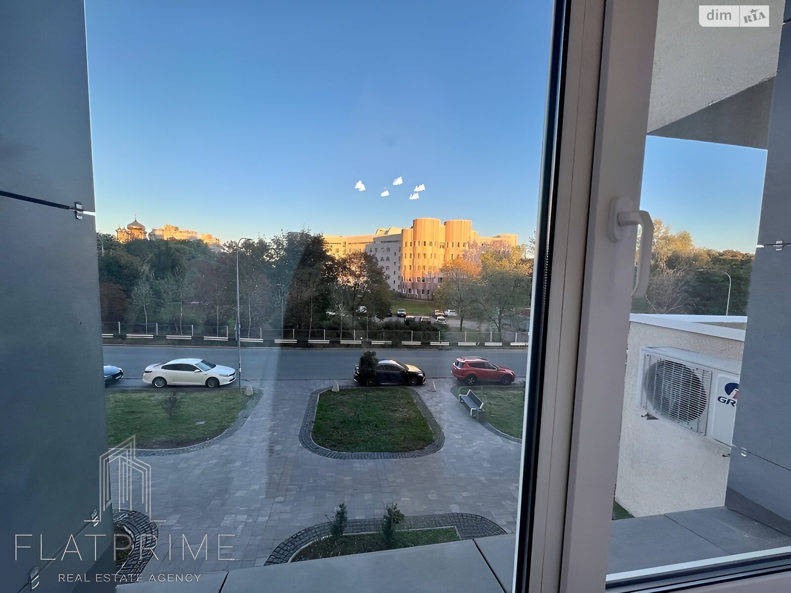 Продаж двокімнатної квартири в Києві, на вул. Новомостицька 15, район Мостицький Масив фото 1 Продаж двокімнатної квартири в Києві, на вул. Новомостицька 15, район Мостицький Масив фото 1