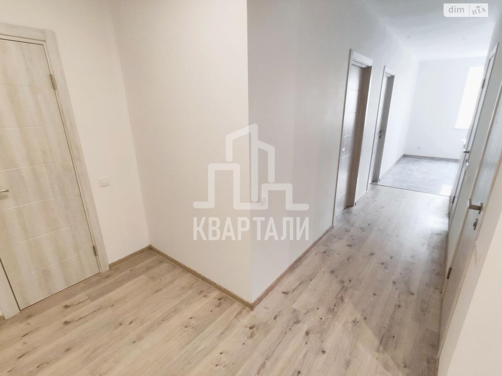 Продажа трехкомнатной квартиры в Киеве, на ул. Новомостицкая 15, район Мостицкий Массив фото 1