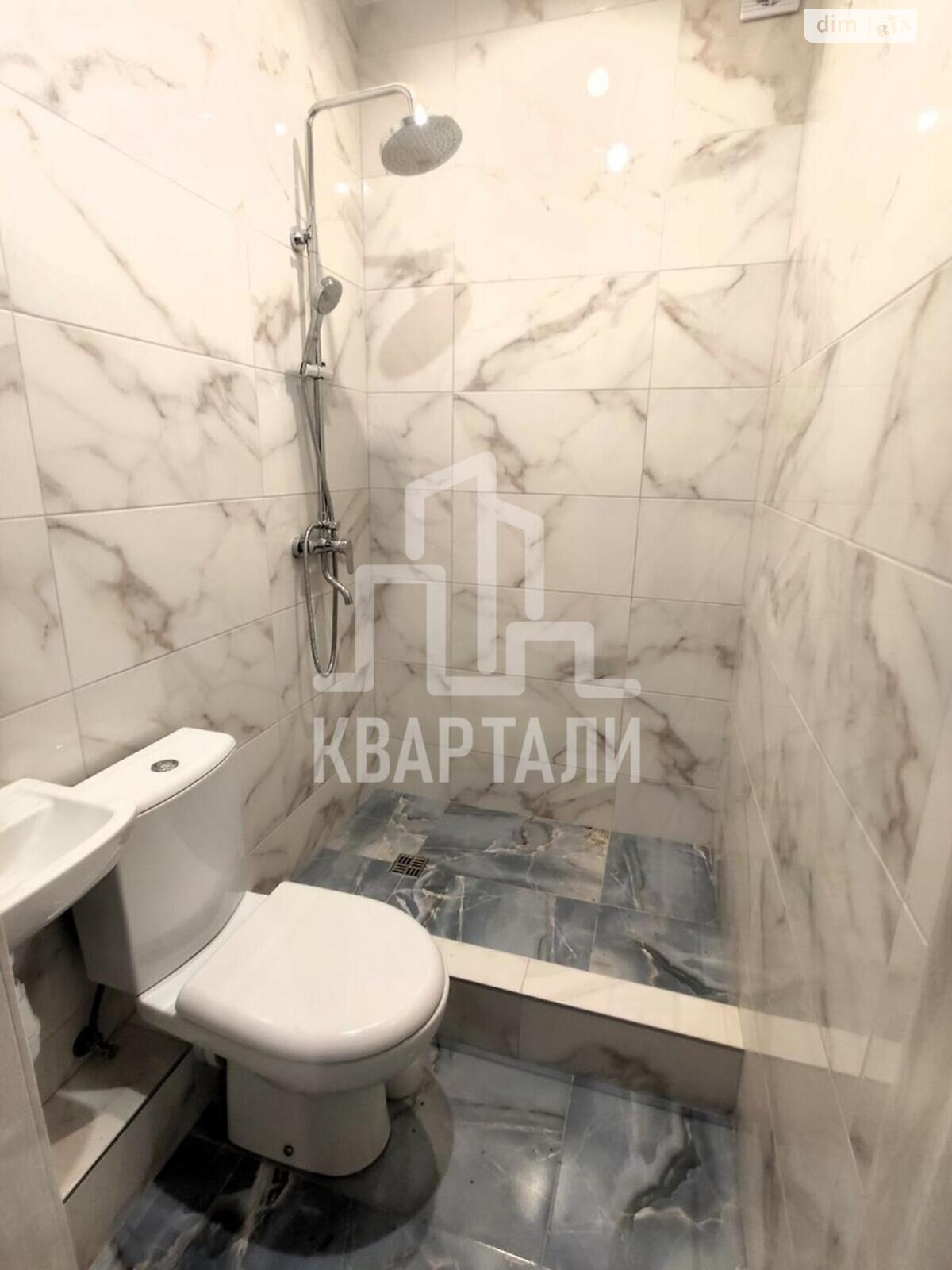 Продажа трехкомнатной квартиры в Киеве, на ул. Новомостицкая 15, район Мостицкий Массив фото 1