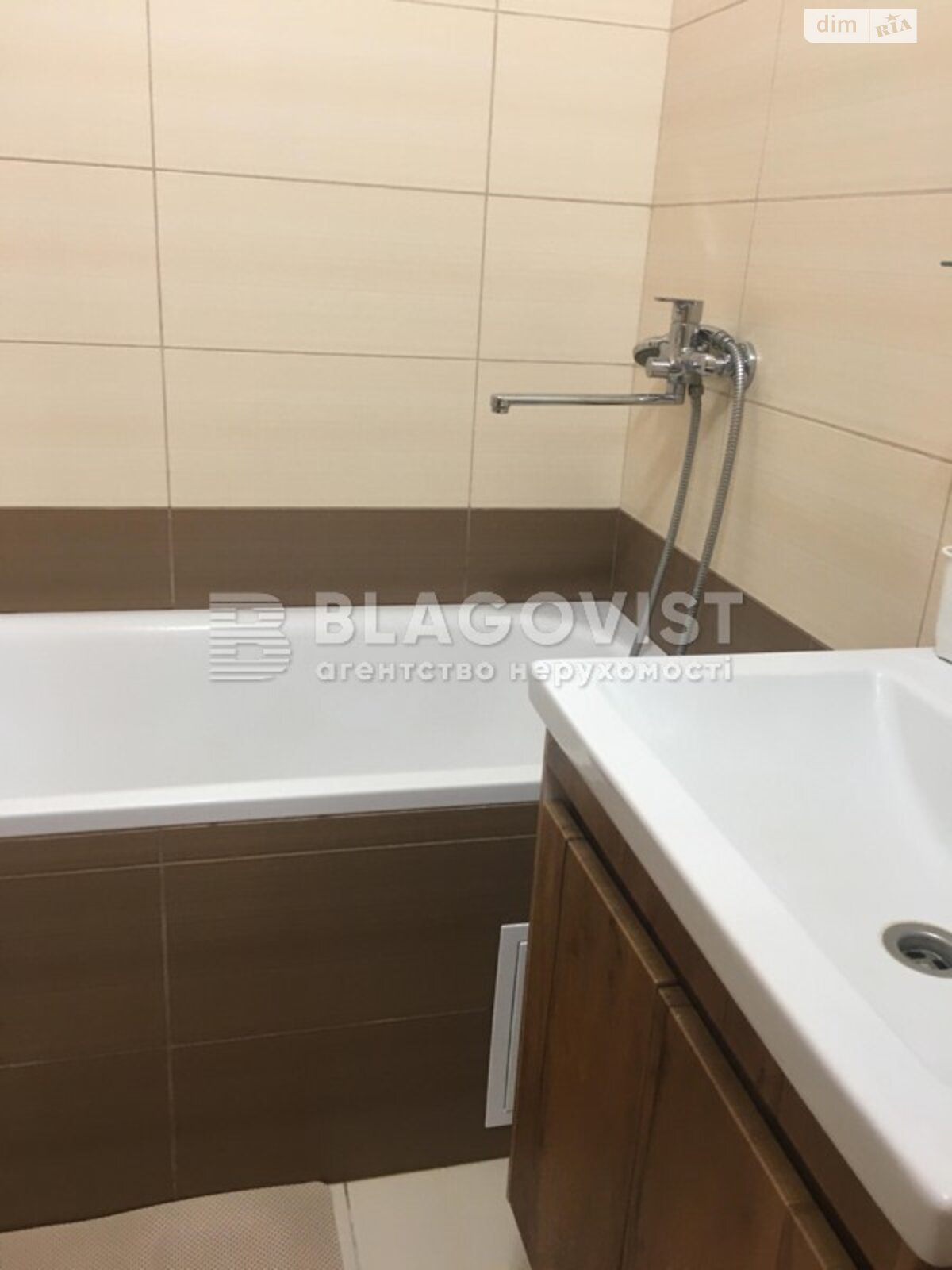Продаж трикімнатної квартири в Києві, на вул. Сергія Данченка 32, район Мостицький Масив фото 1 Продаж трикімнатної квартири в Києві, на вул. Сергія Данченка 32, район Мостицький Масив фото 1
