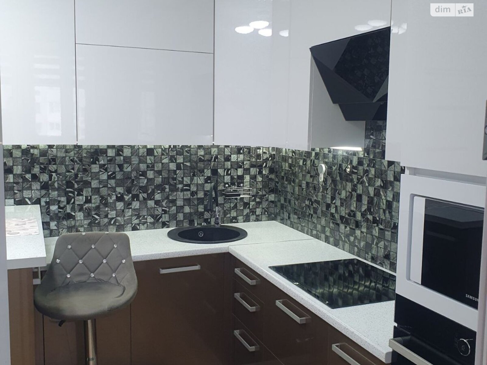 Продаж трикімнатної квартири в Києві, на вул. Сергія Данченка 32, район Мостицький Масив фото 1 Продаж трикімнатної квартири в Києві, на вул. Сергія Данченка 32, район Мостицький Масив фото 1