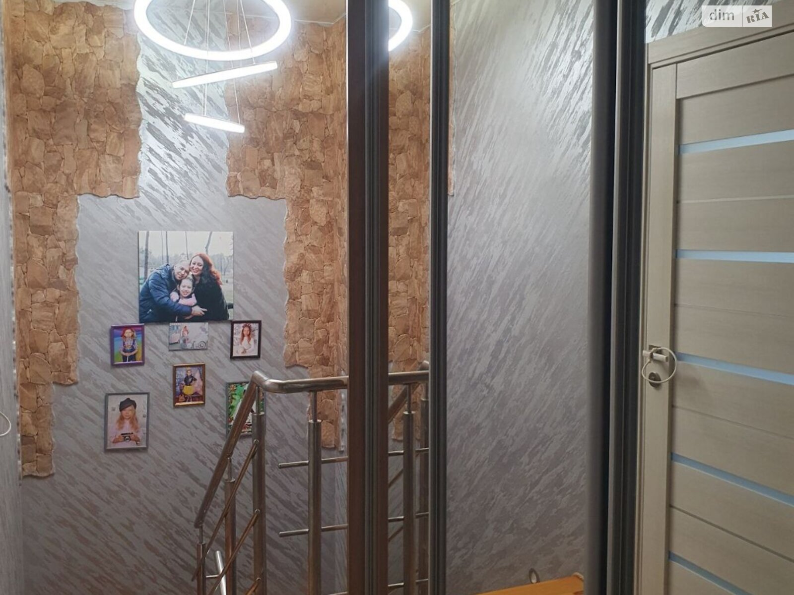 Продаж трикімнатної квартири в Києві, на вул. Сергія Данченка 32, район Мостицький Масив фото 1 Продаж трикімнатної квартири в Києві, на вул. Сергія Данченка 32, район Мостицький Масив фото 1