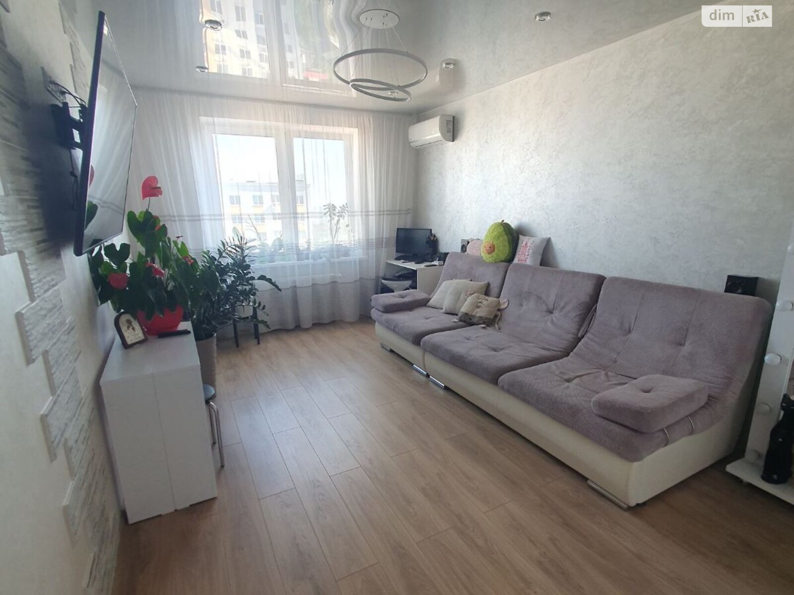 Продаж трикімнатної квартири в Києві, на вул. Сергія Данченка 32, район Мостицький Масив фото 1 Продаж трикімнатної квартири в Києві, на вул. Сергія Данченка 32, район Мостицький Масив фото 1