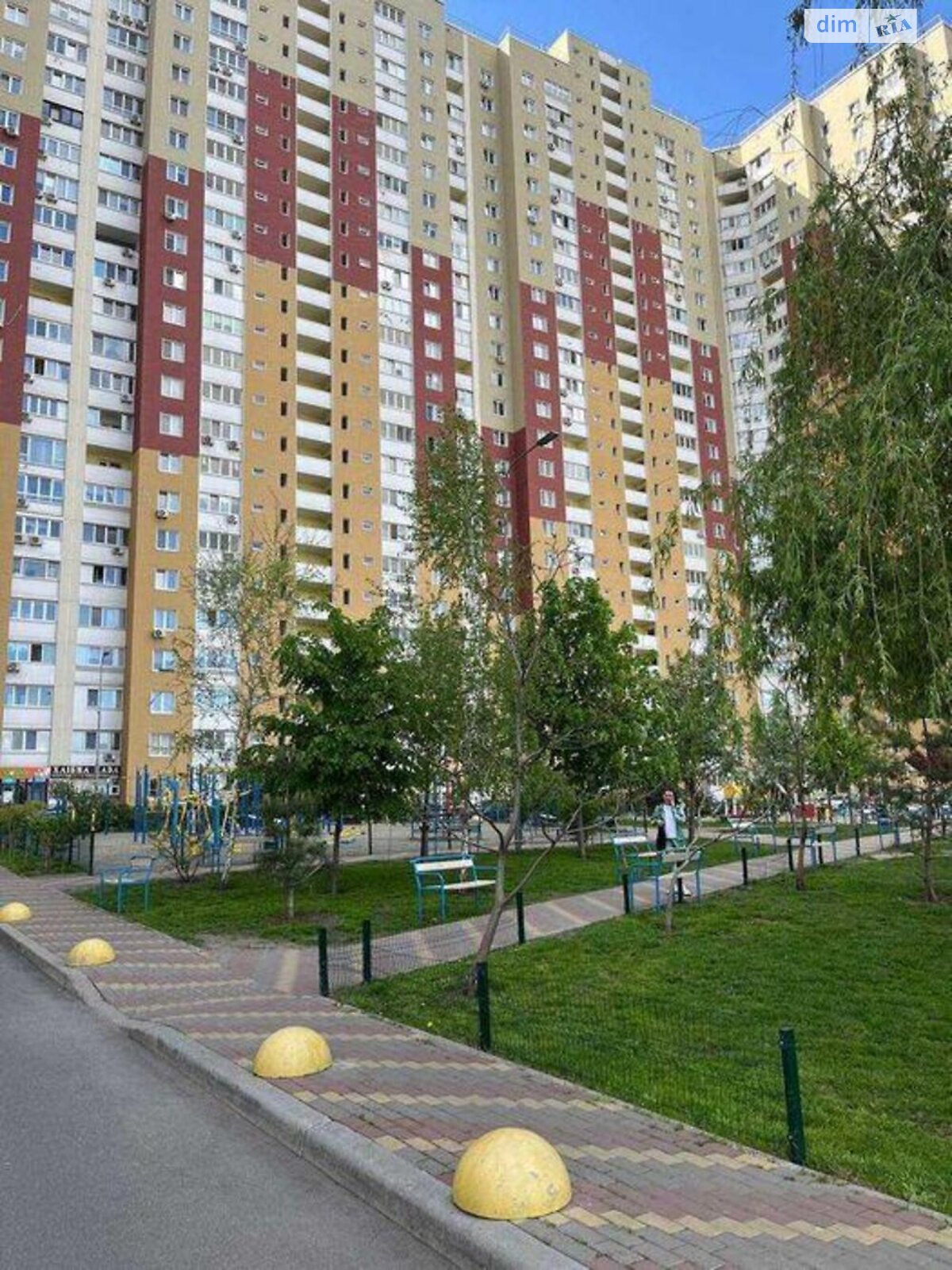 Продажа трехкомнатной квартиры в Киеве, на ул. Сергeя Данченко 3, район Мостицкий Массив фото 1 Продажа трехкомнатной квартиры в Киеве, на ул. Сергeя Данченко 3, район Мостицкий Массив фото 1