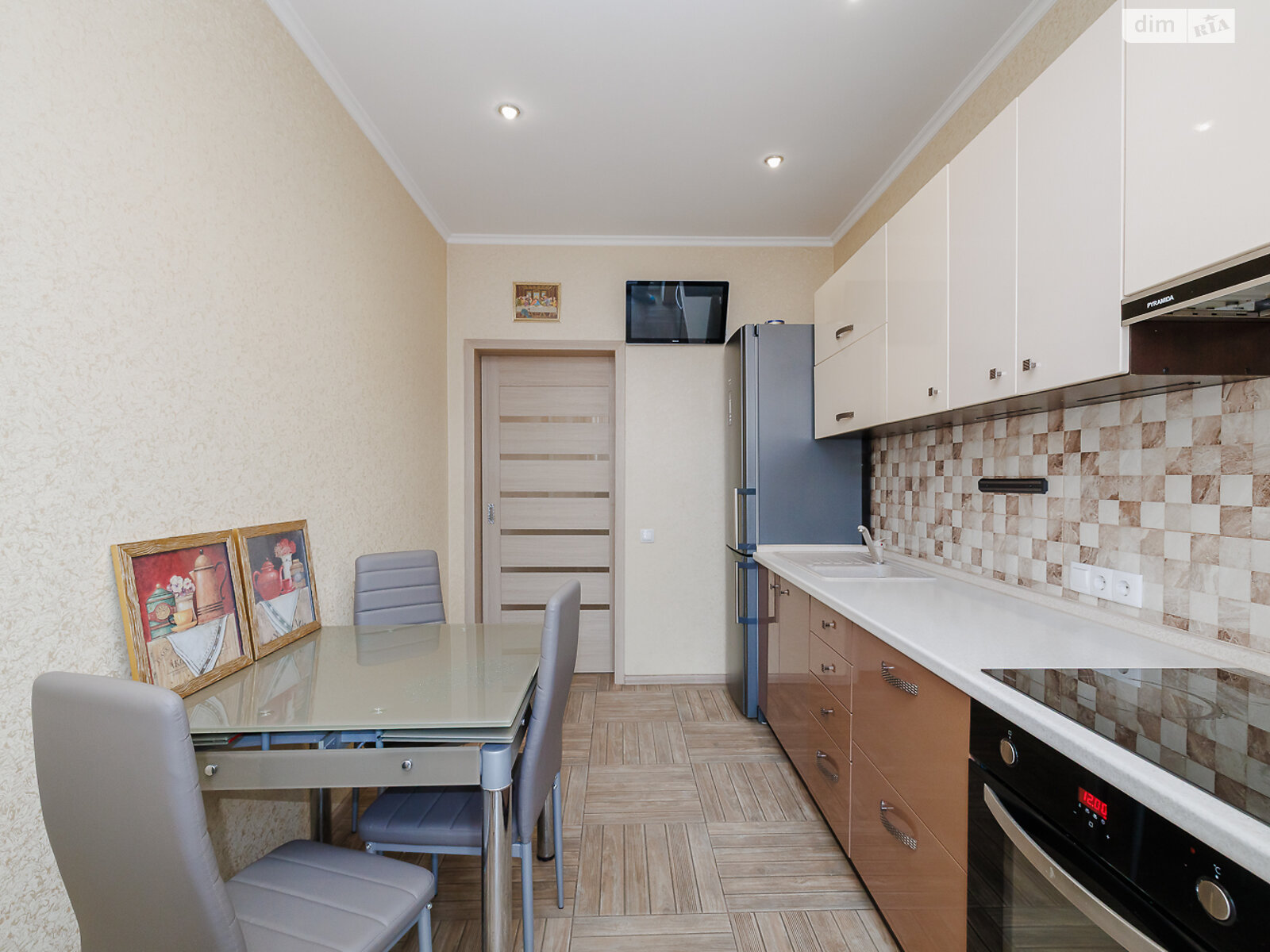 Продажа однокомнатной квартиры в Киеве, на ул. Сергeя Данченко 8, район Мостицкий Массив фото 1