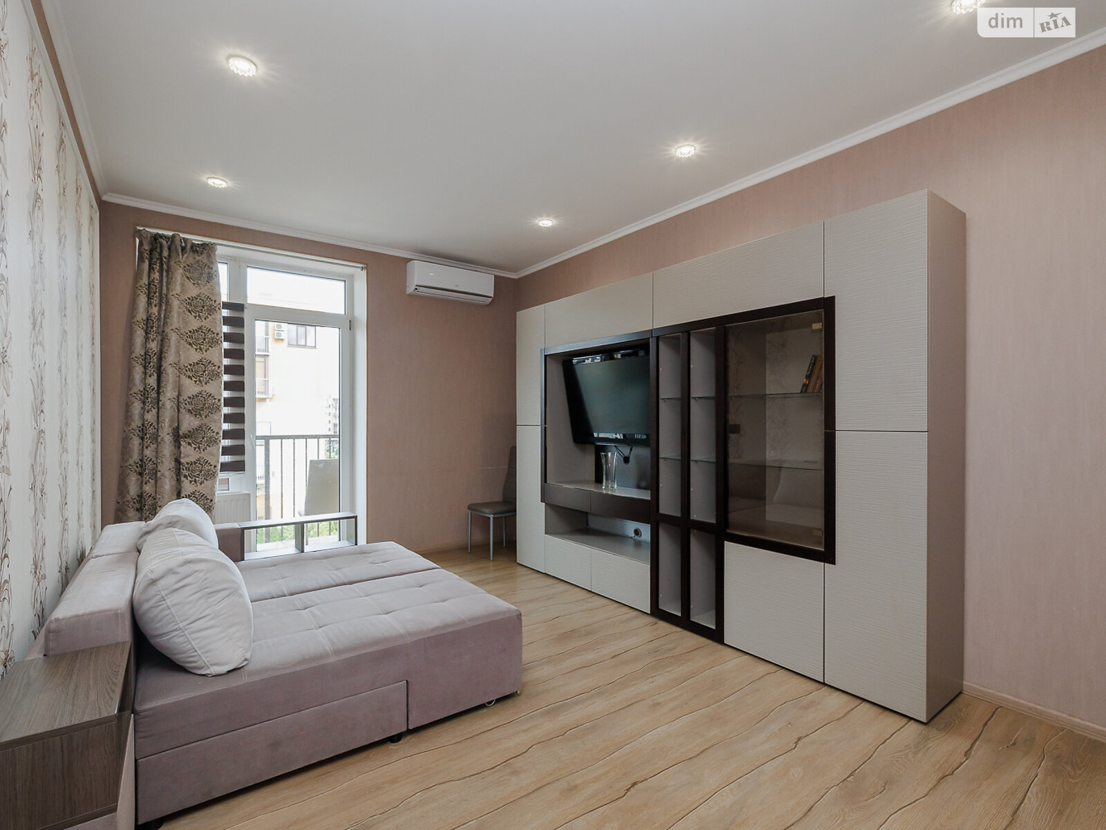 Продажа однокомнатной квартиры в Киеве, на ул. Сергeя Данченко 8, район Мостицкий Массив фото 1