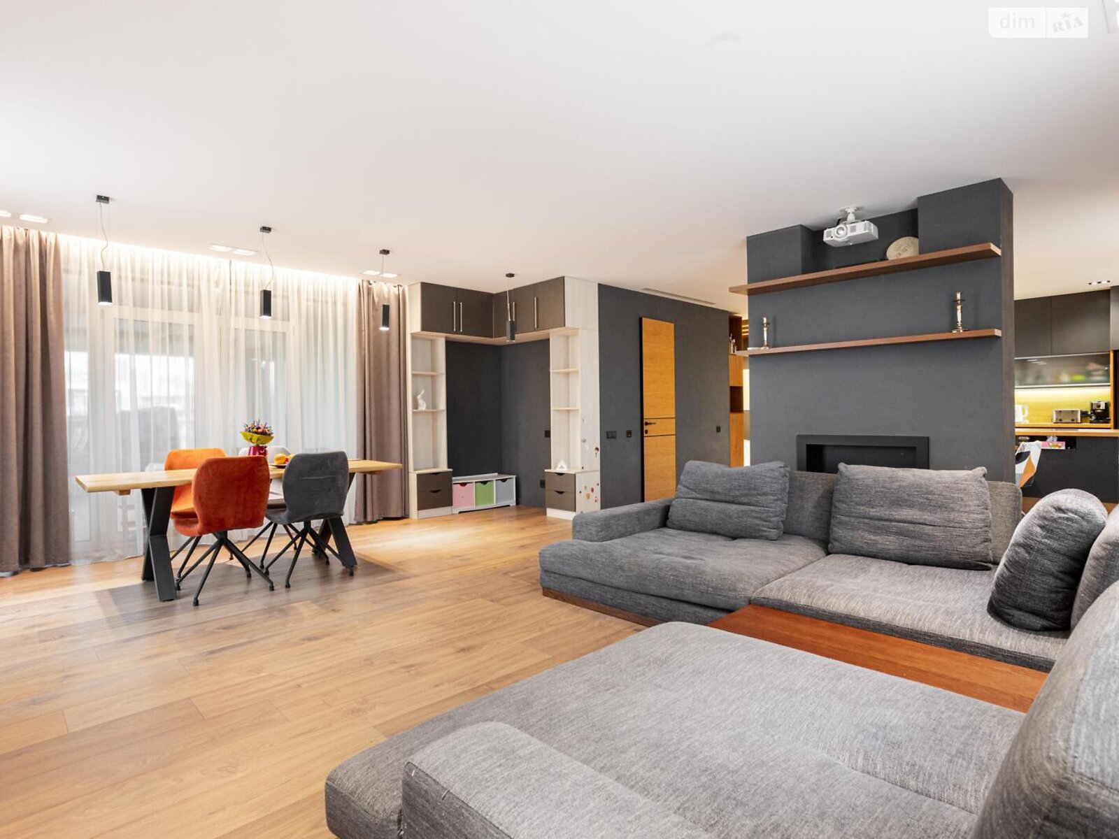 Продажа четырехкомнатной квартиры в Киеве, на ул. Сергeя Данченко 14А, район Мостицкий Массив фото 1