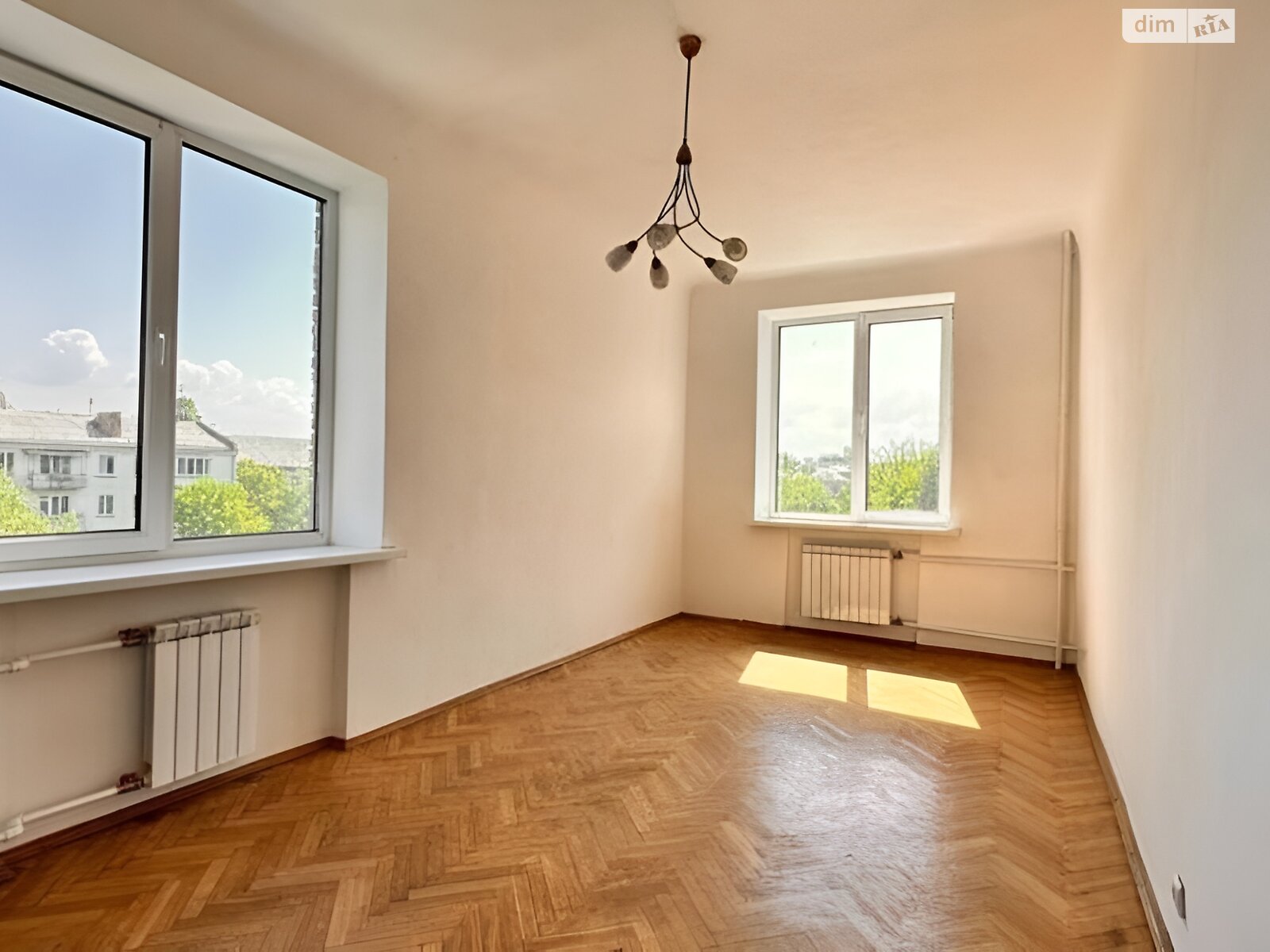 Продаж трикімнатної квартири в Києві, на вул. Вишгородська 33, район Мостицький Масив фото 1 Продаж трикімнатної квартири в Києві, на вул. Вишгородська 33, район Мостицький Масив фото 1
