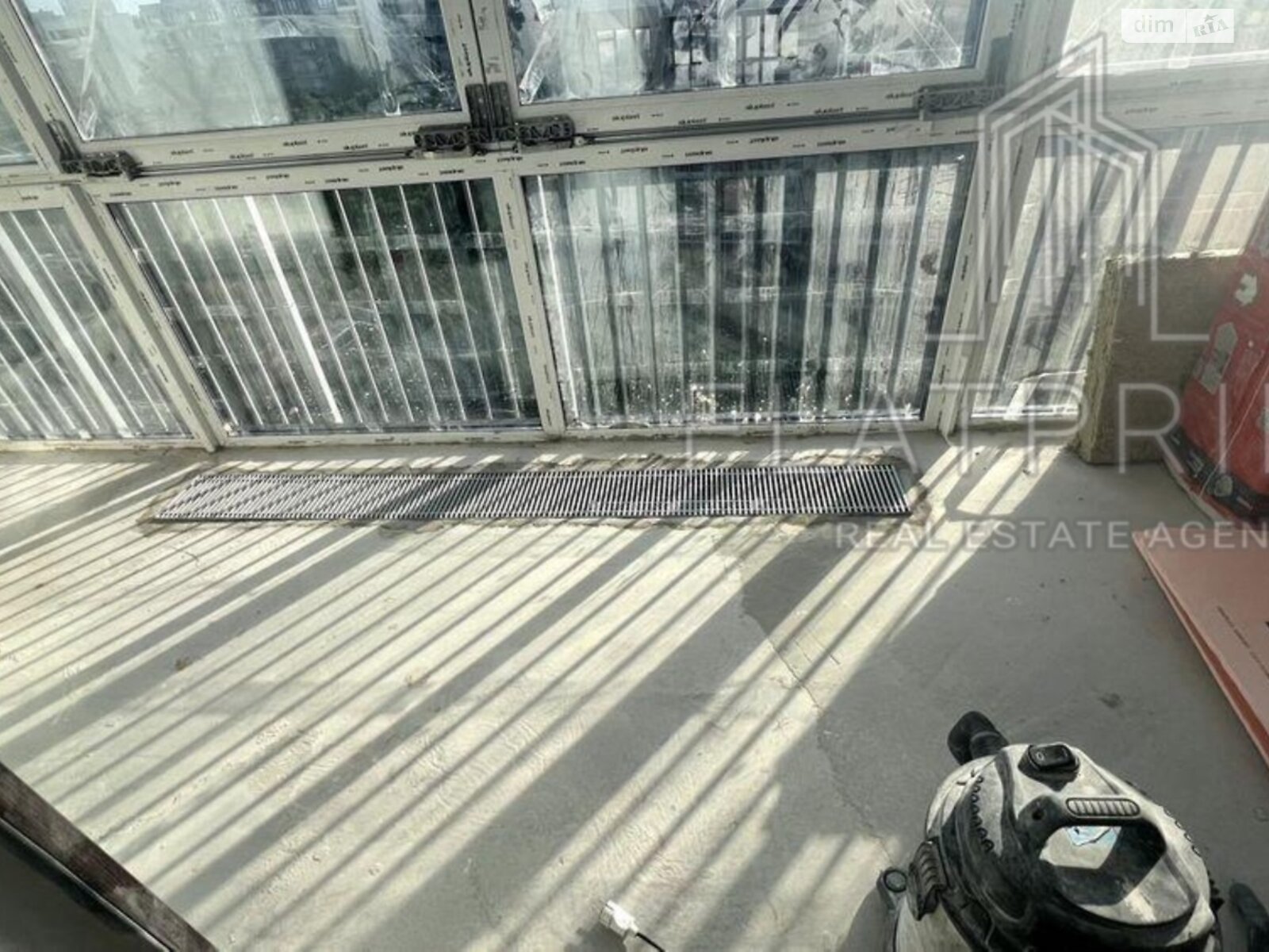 Продажа четырехкомнатной квартиры в Киеве, на ул. Замковецкая, район Мостицкий Массив фото 1 Продажа четырехкомнатной квартиры в Киеве, на ул. Замковецкая, район Мостицкий Массив фото 1