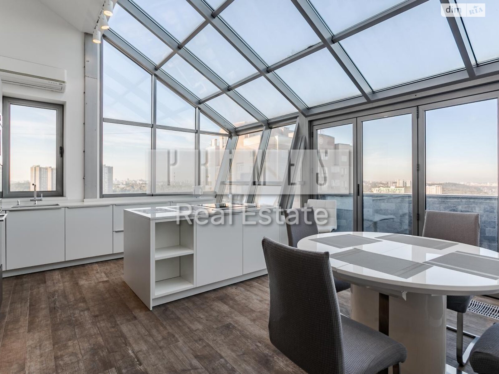 Продажа трехкомнатной квартиры в Киеве, на пер. Моторный 9, фото 1 Продажа трехкомнатной квартиры в Киеве, на пер. Моторный 9, фото 1