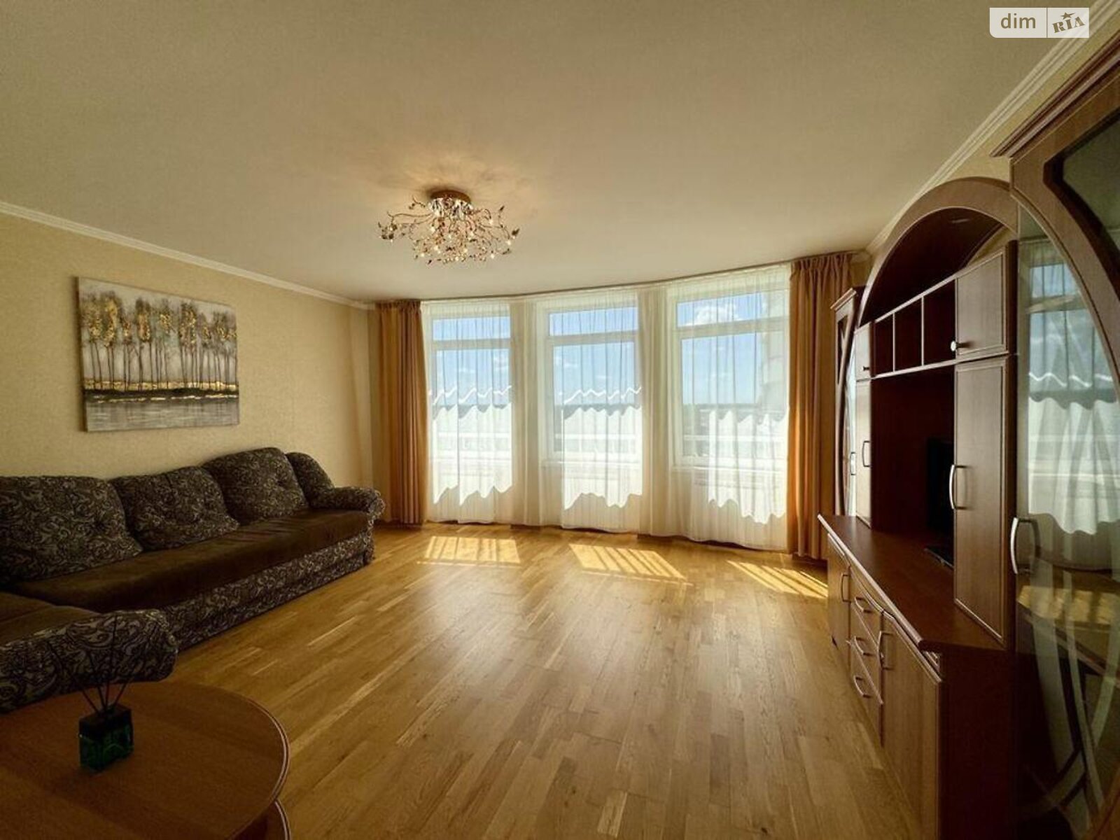 Продажа трехкомнатной квартиры в Киеве, на просп. Науки 80А/73, район Мышеловка фото 1 Продажа трехкомнатной квартиры в Киеве, на просп. Науки 80А/73, район Мышеловка фото 1
