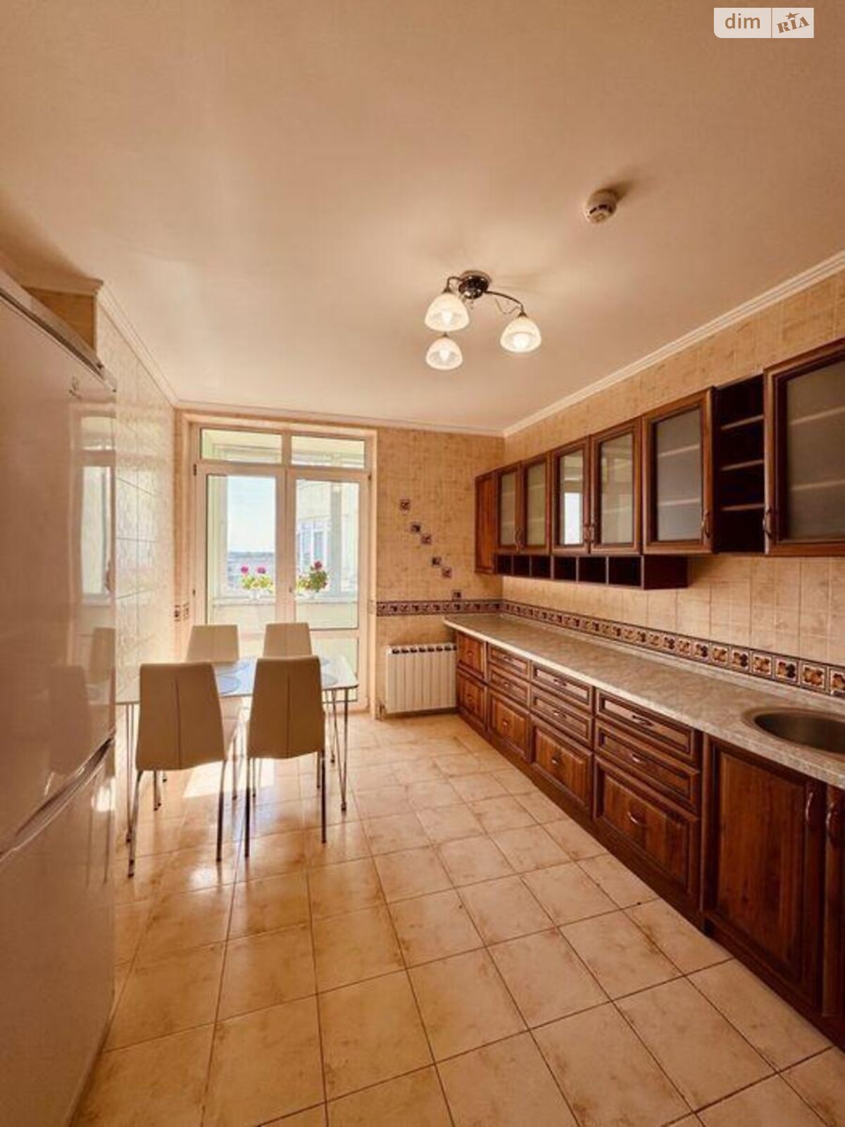 Продажа трехкомнатной квартиры в Киеве, на просп. Науки 80А/73, район Мышеловка фото 1 Продажа трехкомнатной квартиры в Киеве, на просп. Науки 80А/73, район Мышеловка фото 1