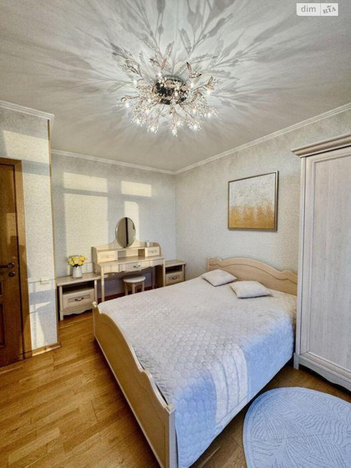 Продажа трехкомнатной квартиры в Киеве, на просп. Науки 80А/73, район Мышеловка фото 1 Продажа трехкомнатной квартиры в Киеве, на просп. Науки 80А/73, район Мышеловка фото 1