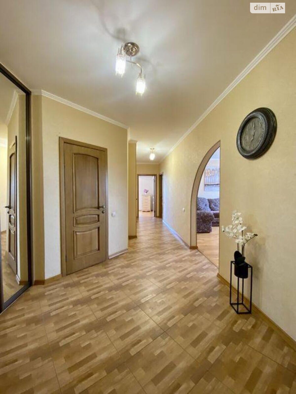Продажа трехкомнатной квартиры в Киеве, на просп. Науки 80А/73, район Мышеловка фото 1 Продажа трехкомнатной квартиры в Киеве, на просп. Науки 80А/73, район Мышеловка фото 1