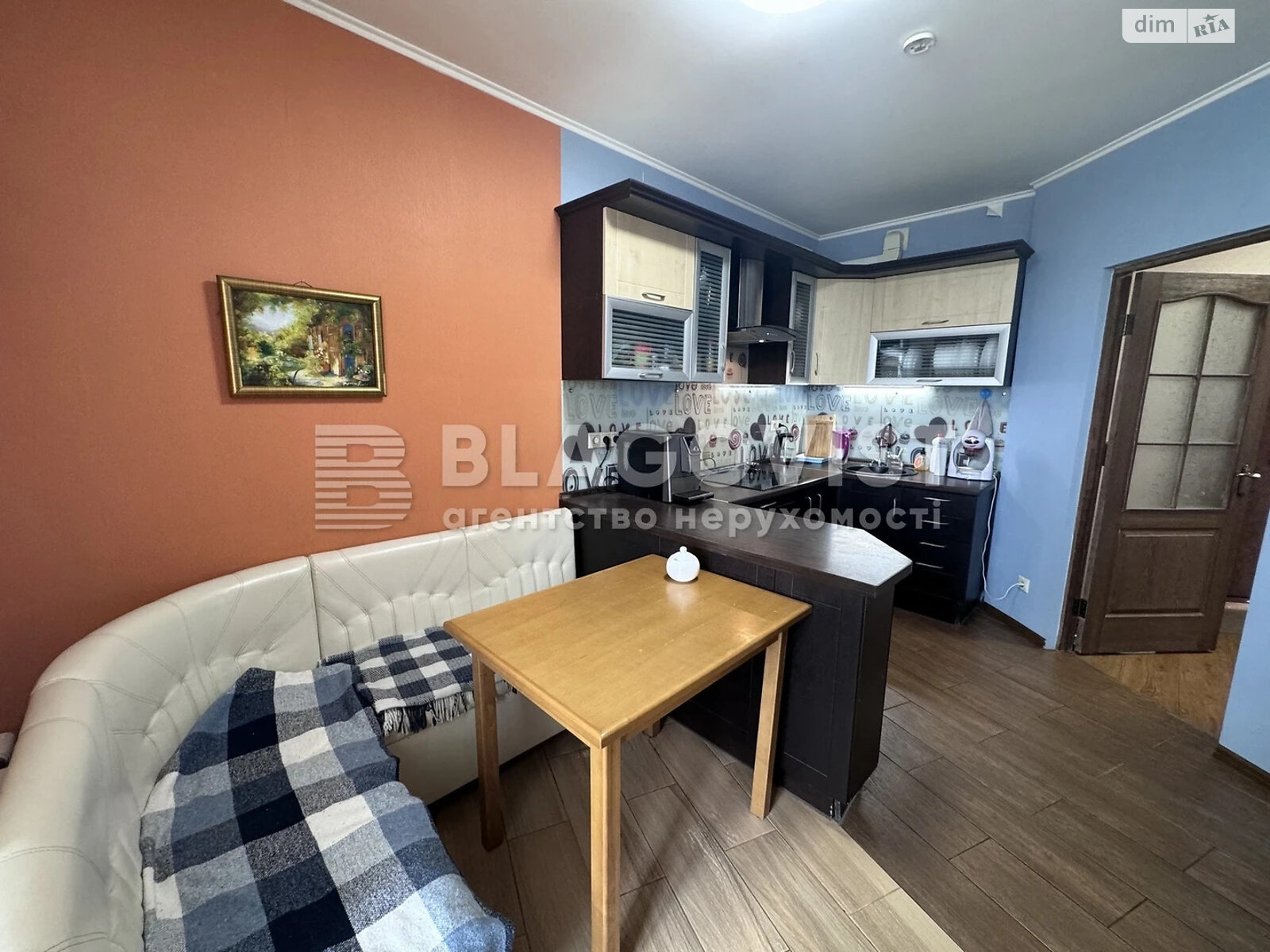 Продажа трехкомнатной квартиры в Киеве, на просп. Науки 80А/73, район Мышеловка фото 1 Продажа трехкомнатной квартиры в Киеве, на просп. Науки 80А/73, район Мышеловка фото 1