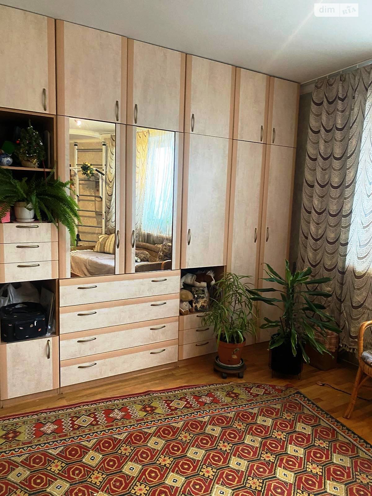Продажа трехкомнатной квартиры в Киеве, на просп. Науки 62А, район Мышеловка фото 1 Продажа трехкомнатной квартиры в Киеве, на просп. Науки 62А, район Мышеловка фото 1
